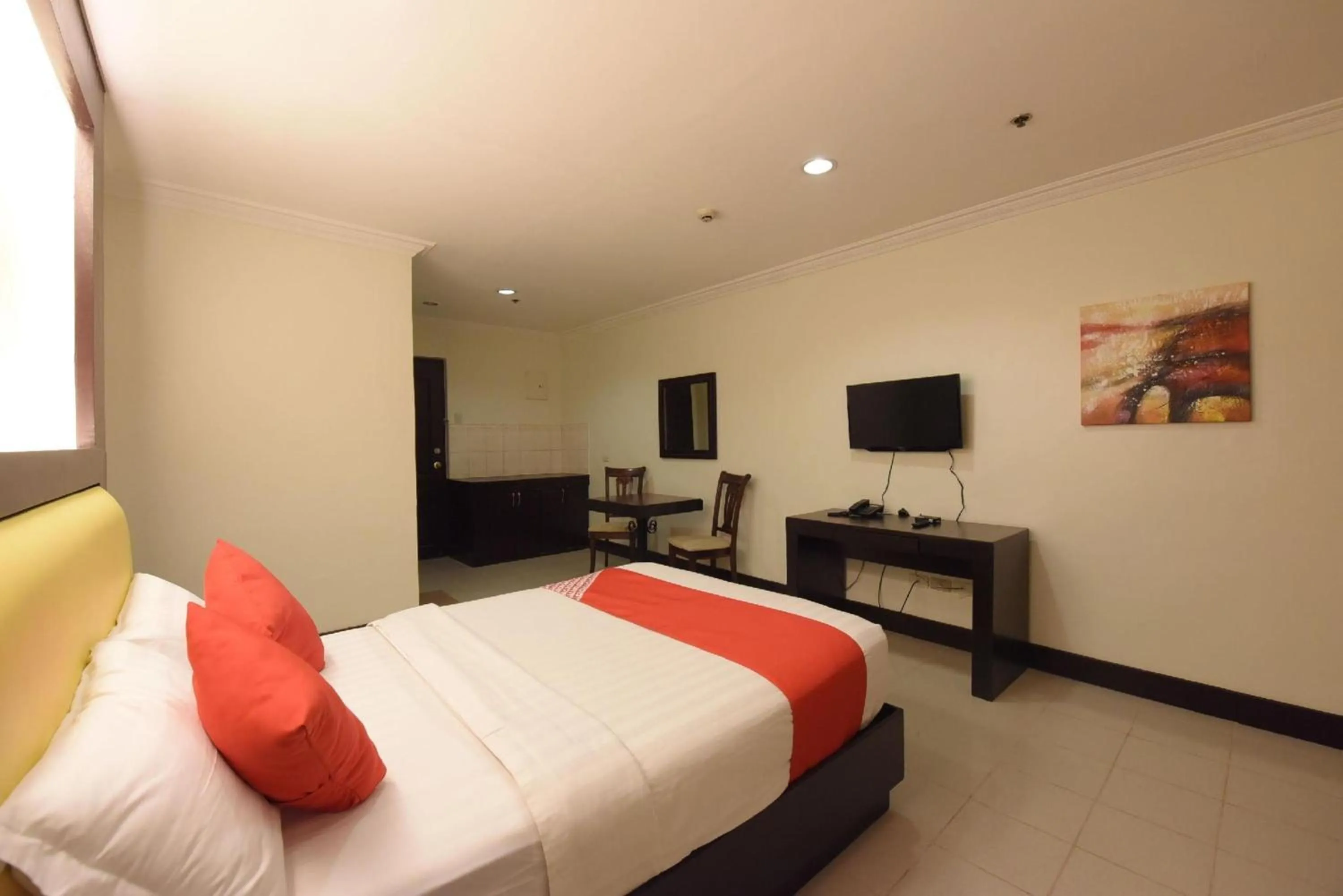 Photo of the whole room in OYO 115 Northridge Mansions