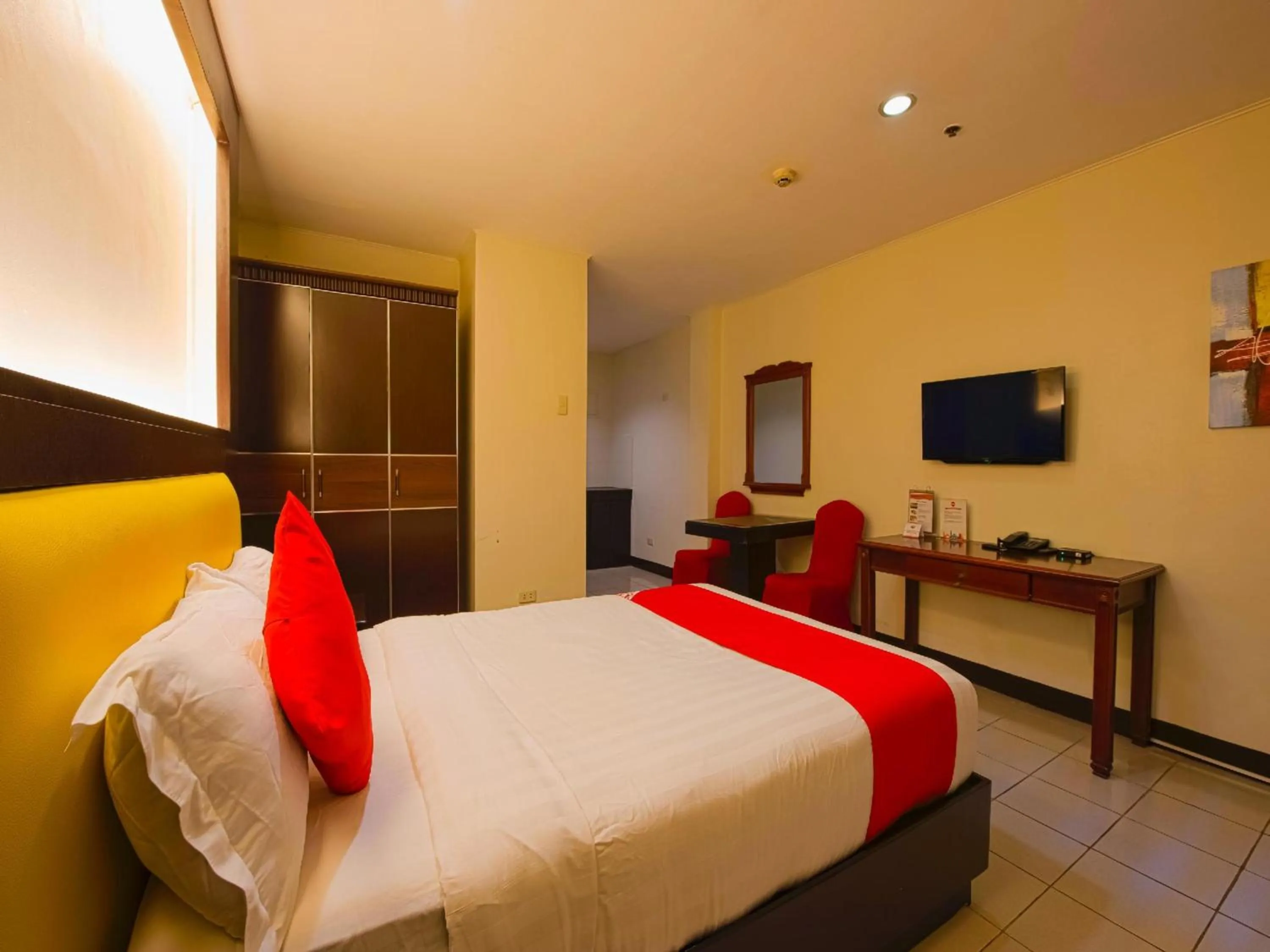 Photo of the whole room in OYO 115 Northridge Mansions