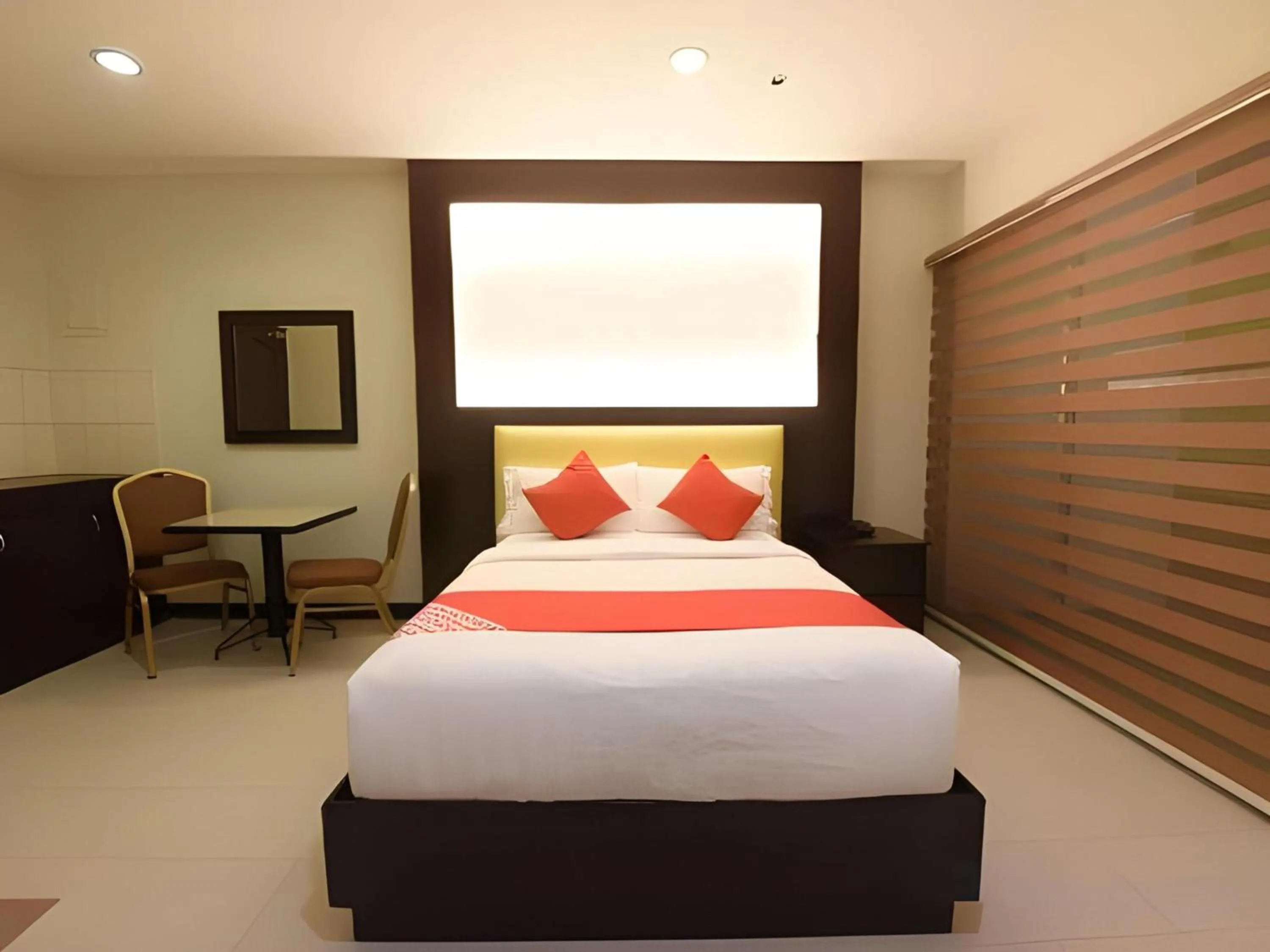 Photo of the whole room in OYO 115 Northridge Mansions