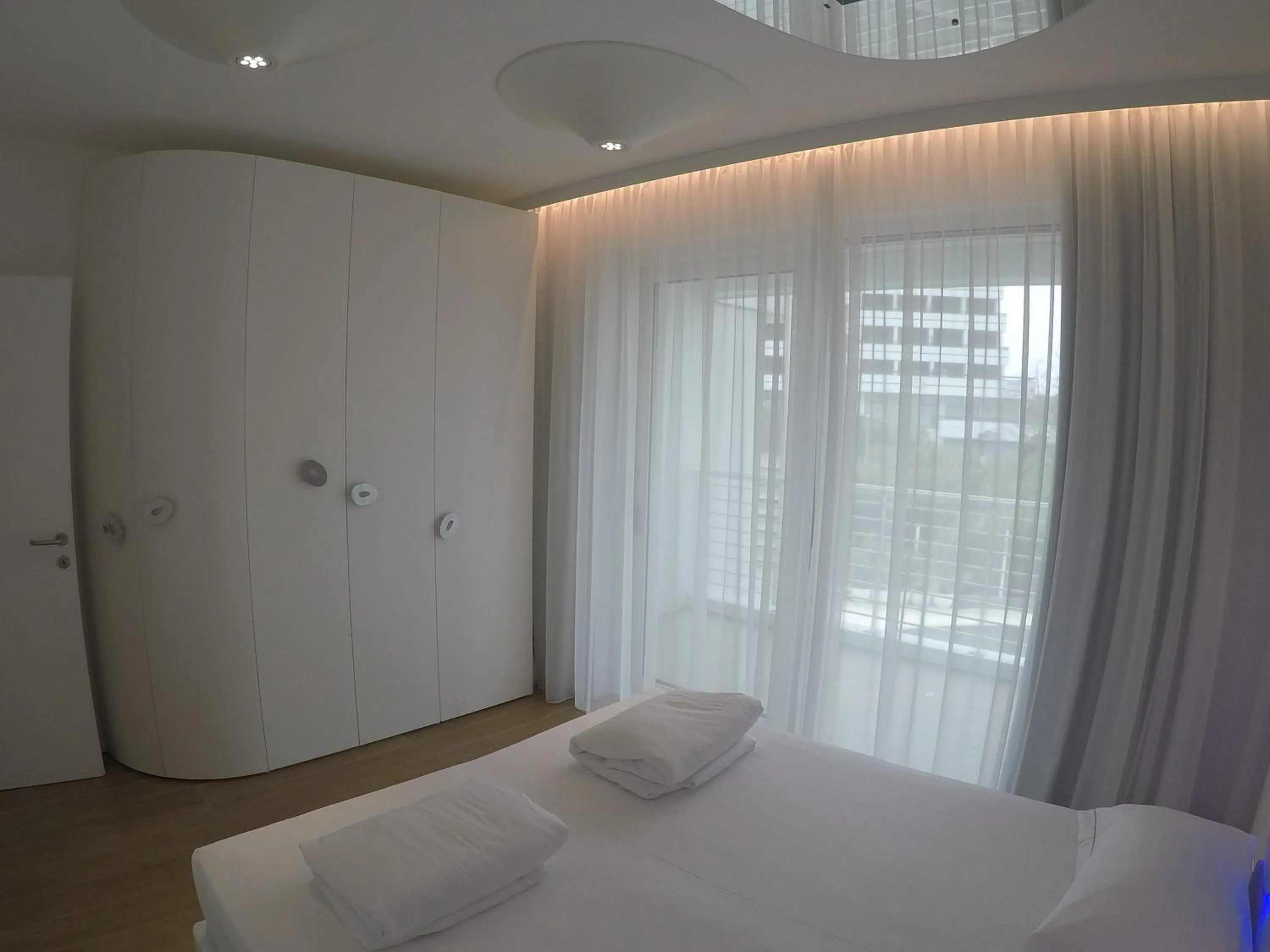 Bed in Marina Verde Resort Official