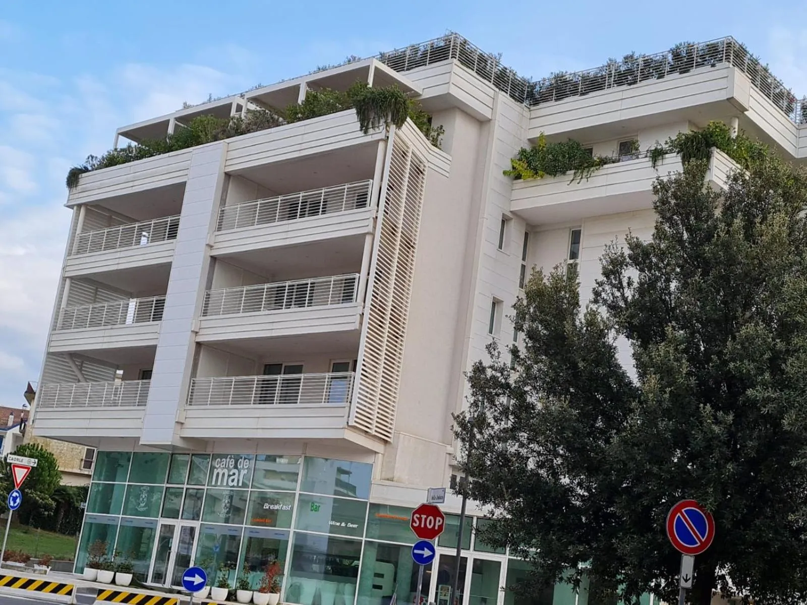 Property building in Marina Verde Resort Official