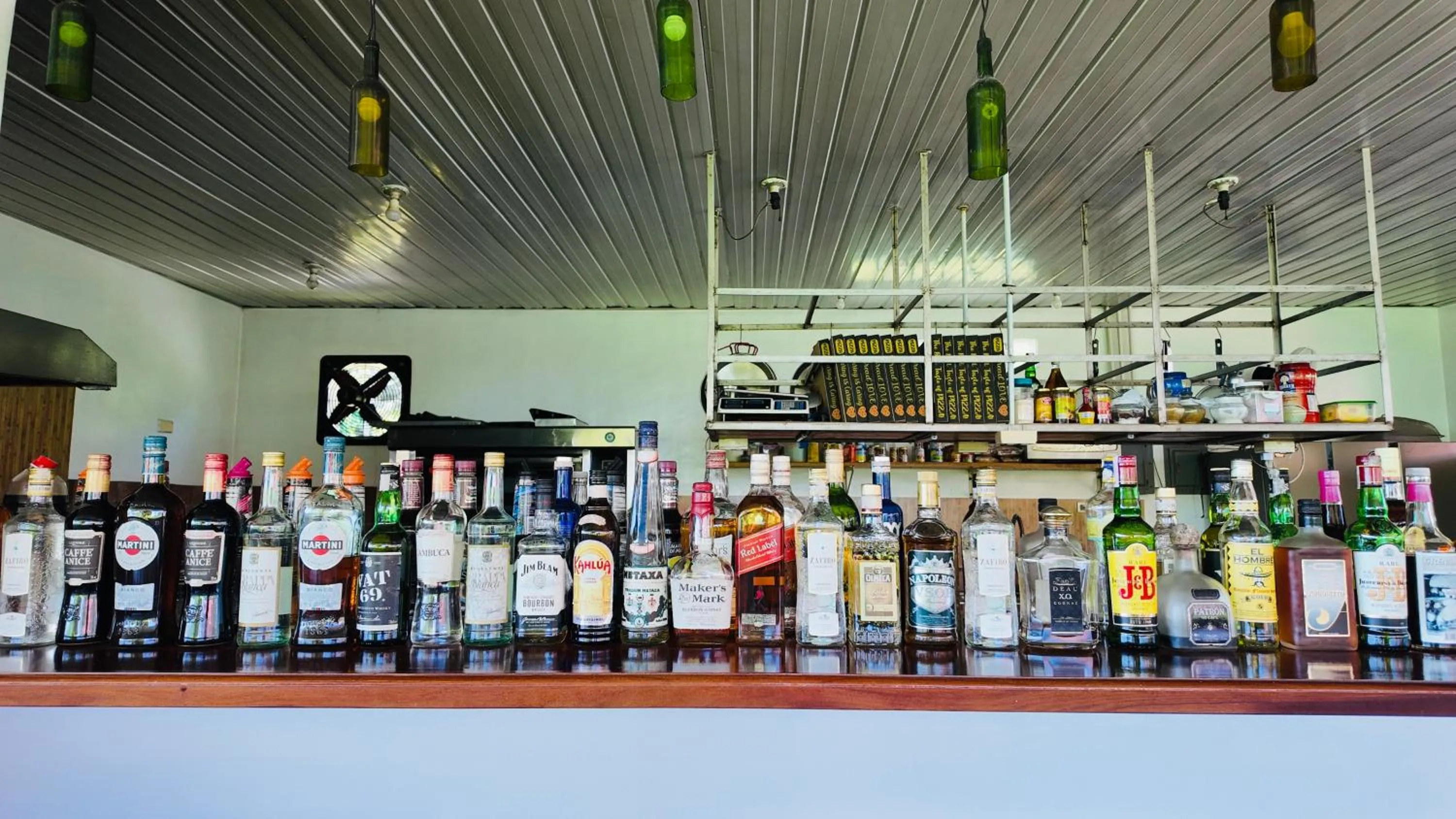 Lounge or bar in Tongatok Cliff Resort