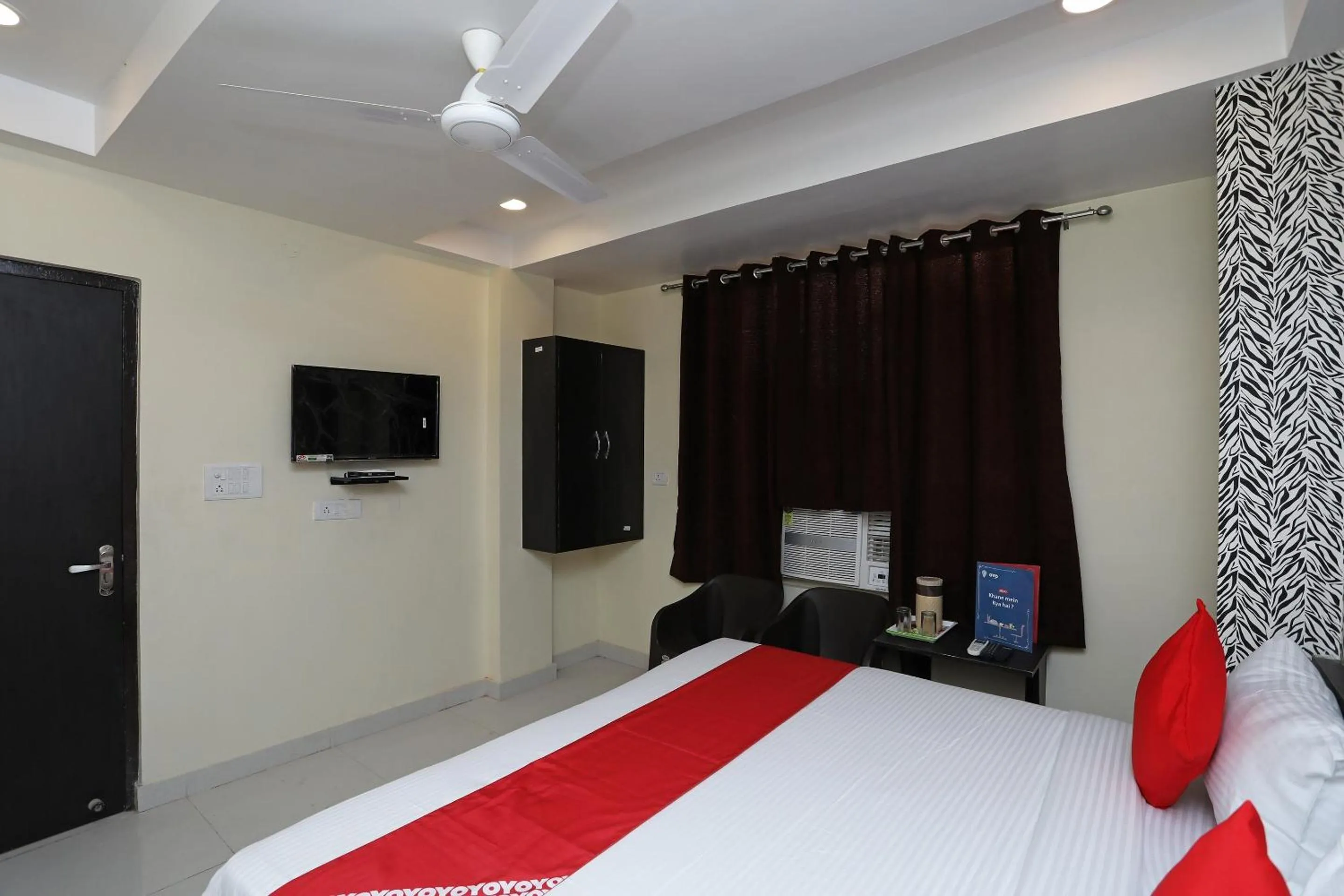 Bedroom, Bed in Super Hotel O Richa Grand