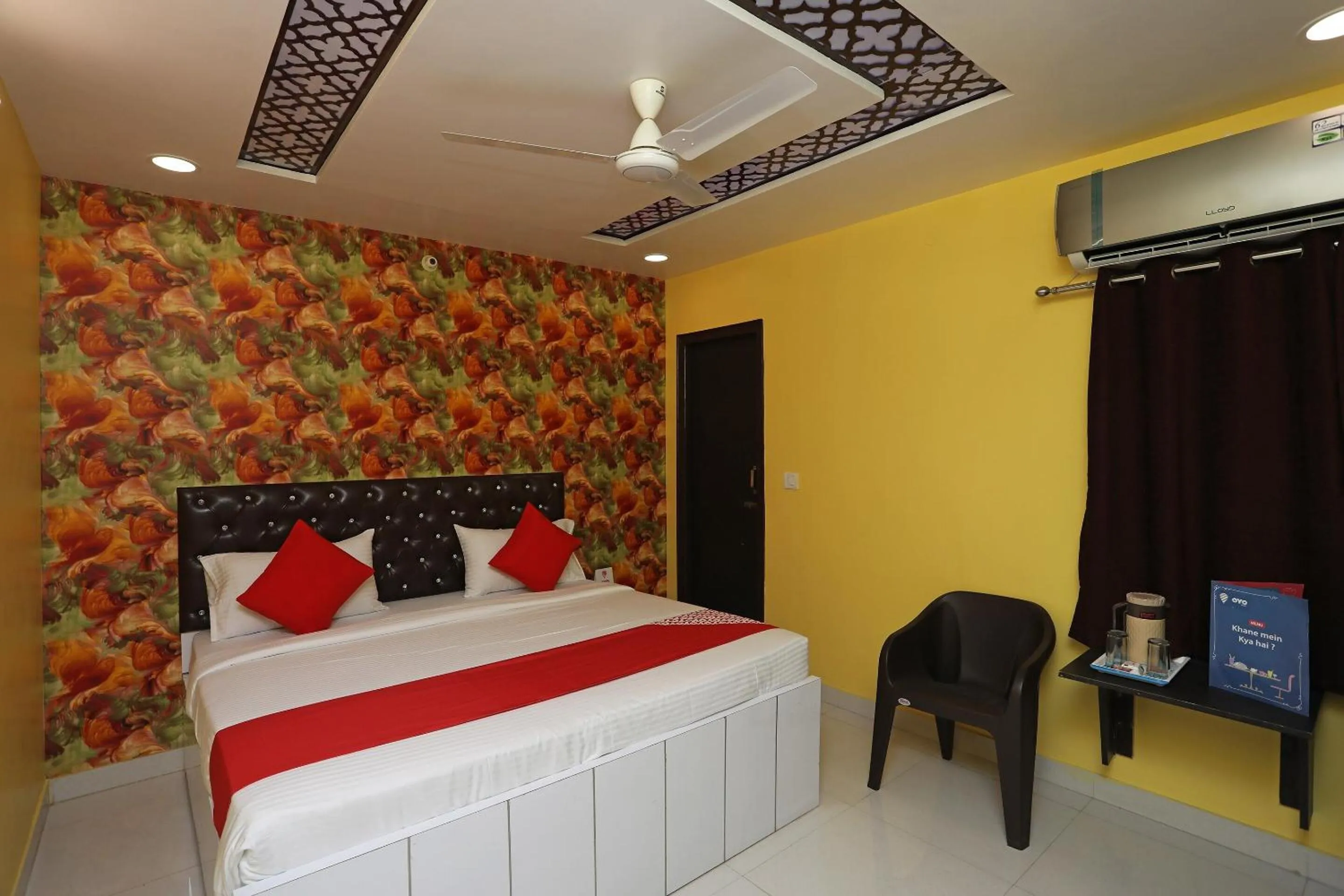Bedroom, Bed in Super Hotel O Richa Grand
