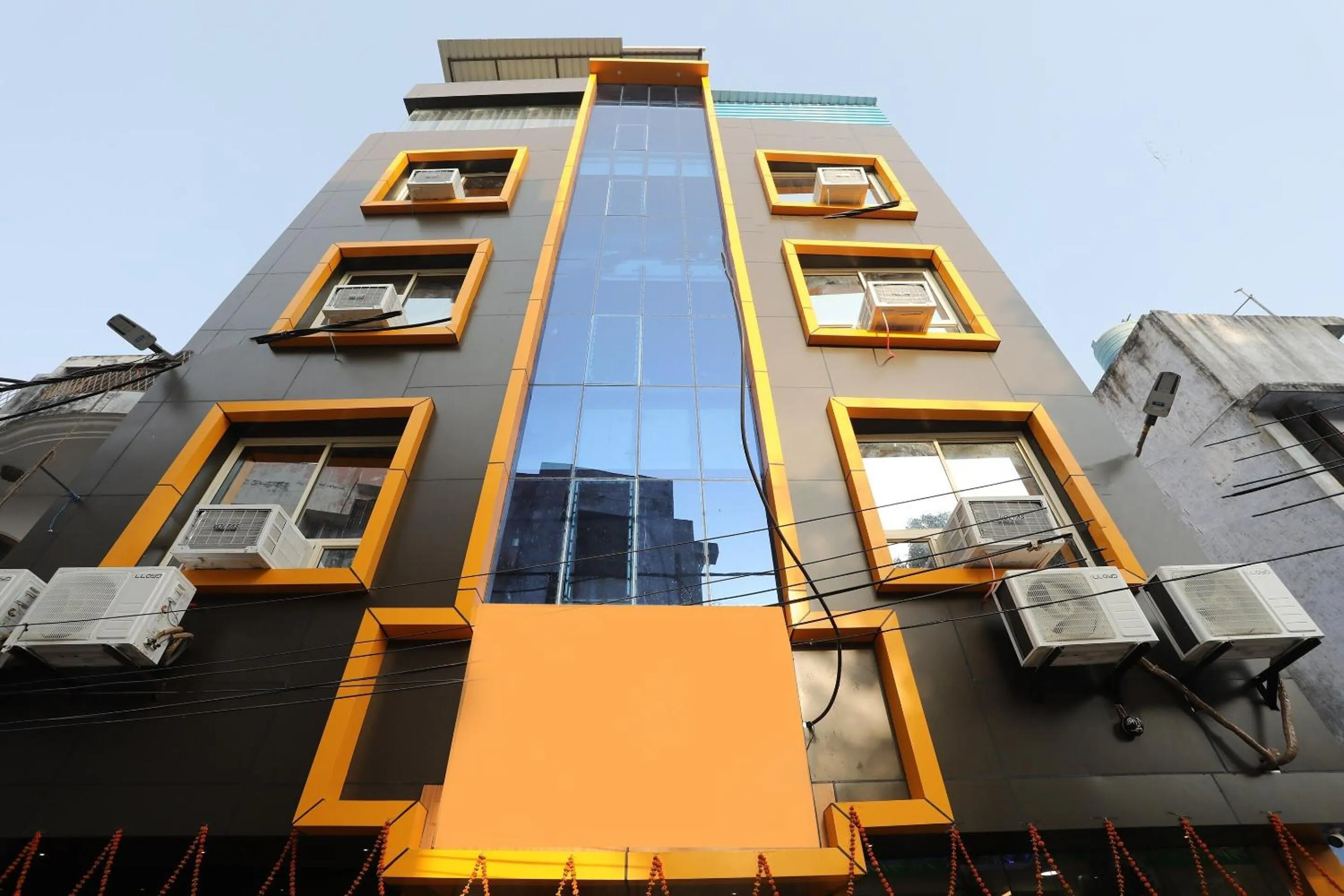 Facade/entrance in Super Hotel O Richa Grand