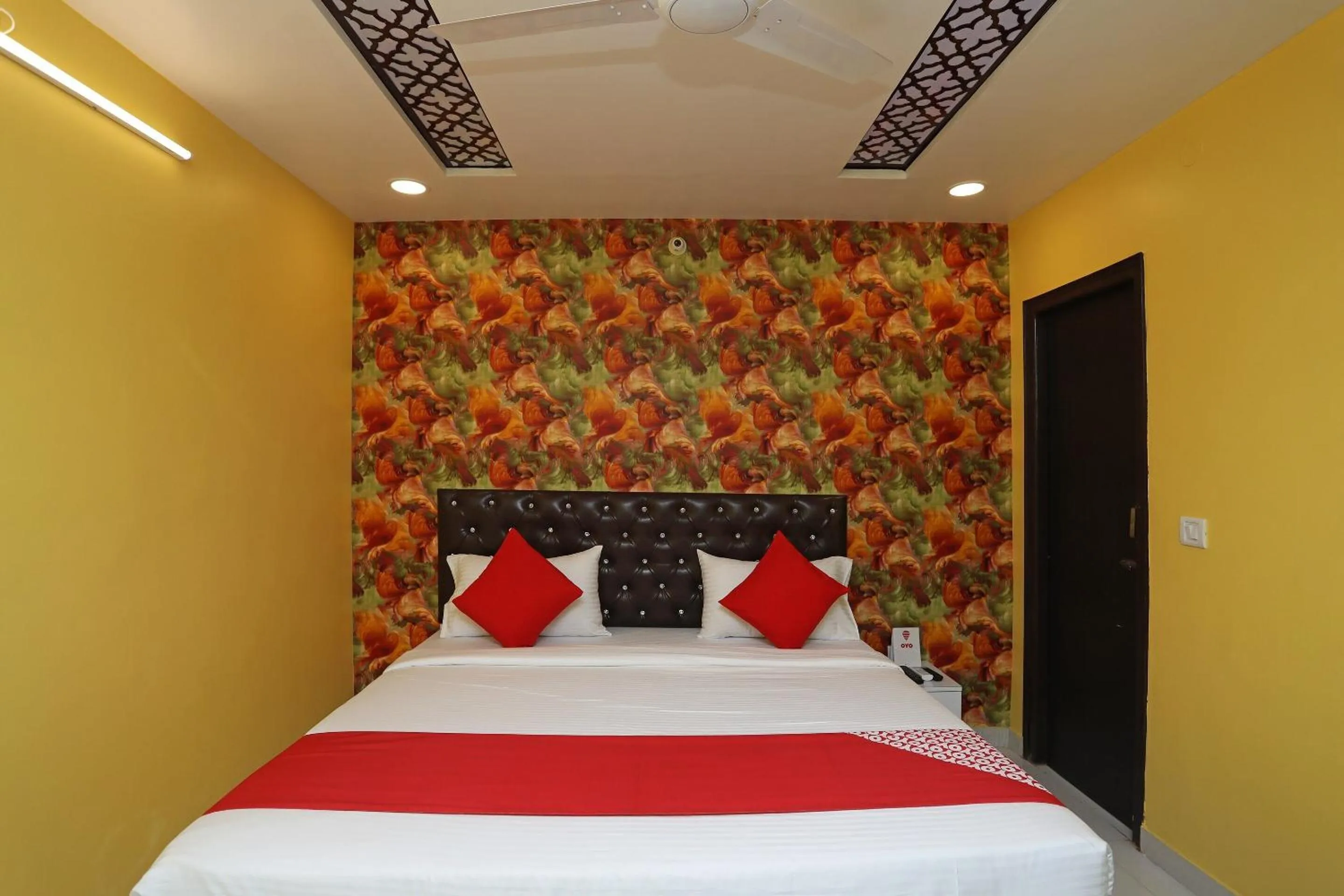 Bedroom, Bed in Super Hotel O Richa Grand