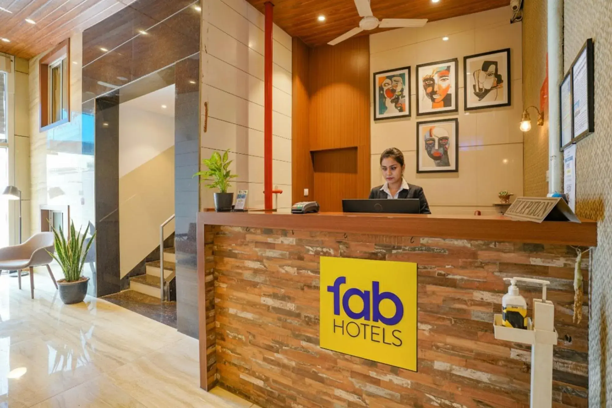 FabHotel Starwood Residency - 100M From Dr DY Patil Stadium FabHotel Starwood Residency - 100M From Dr DY Patil Stadium