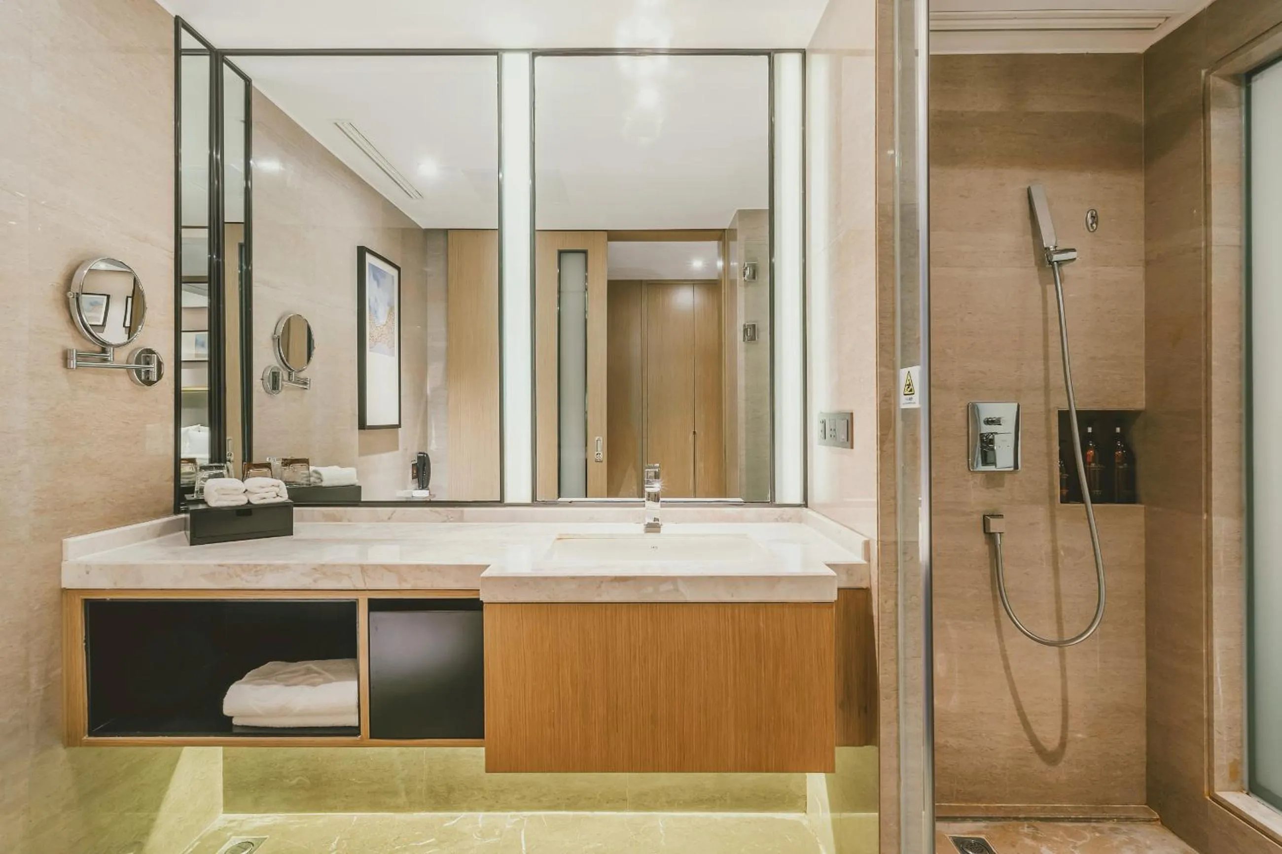 Zenith Hotel-Near Train Station & The Mixc