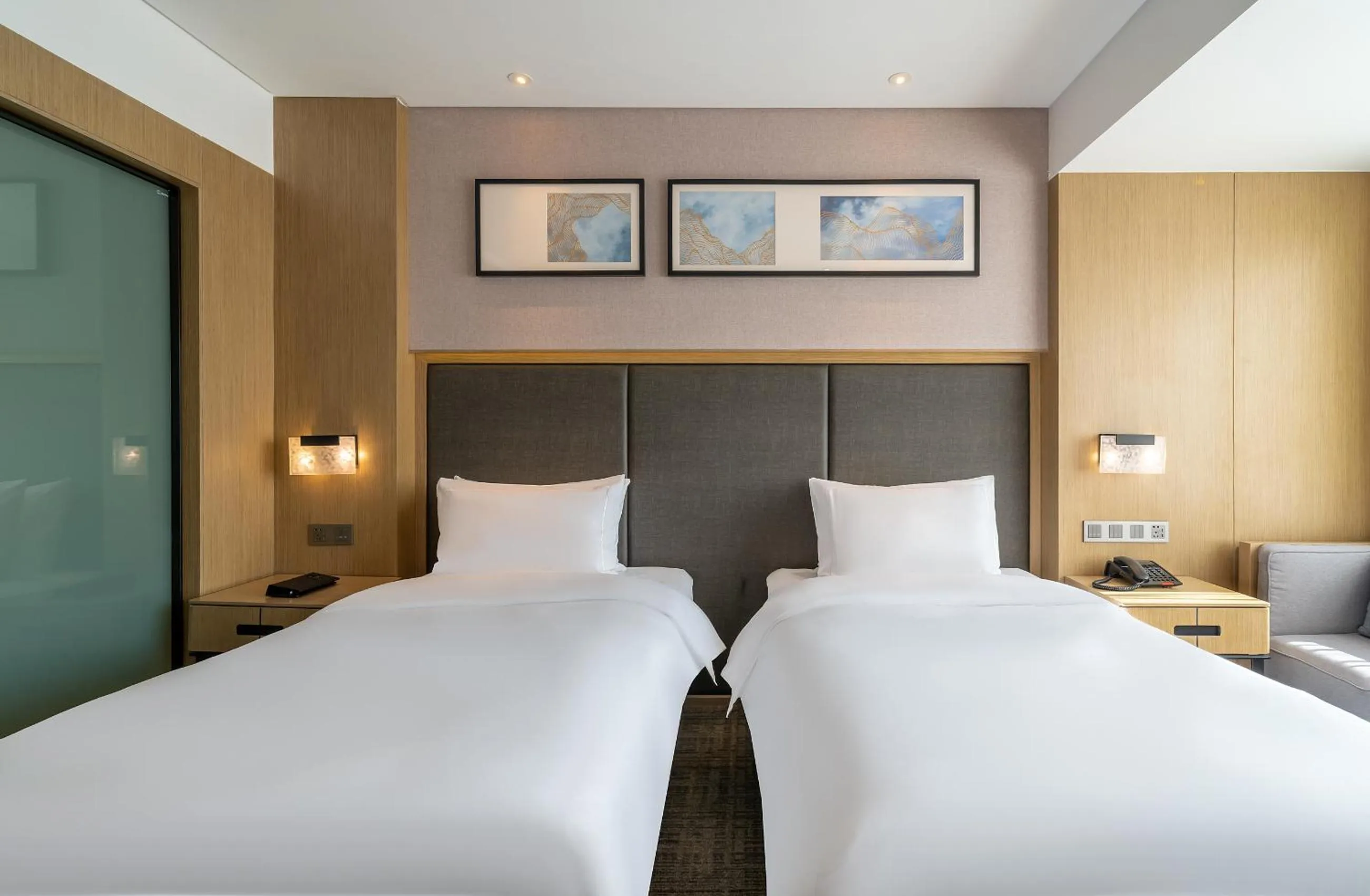 Bed in Zenith Hotel-Near Train Station & The Mixc