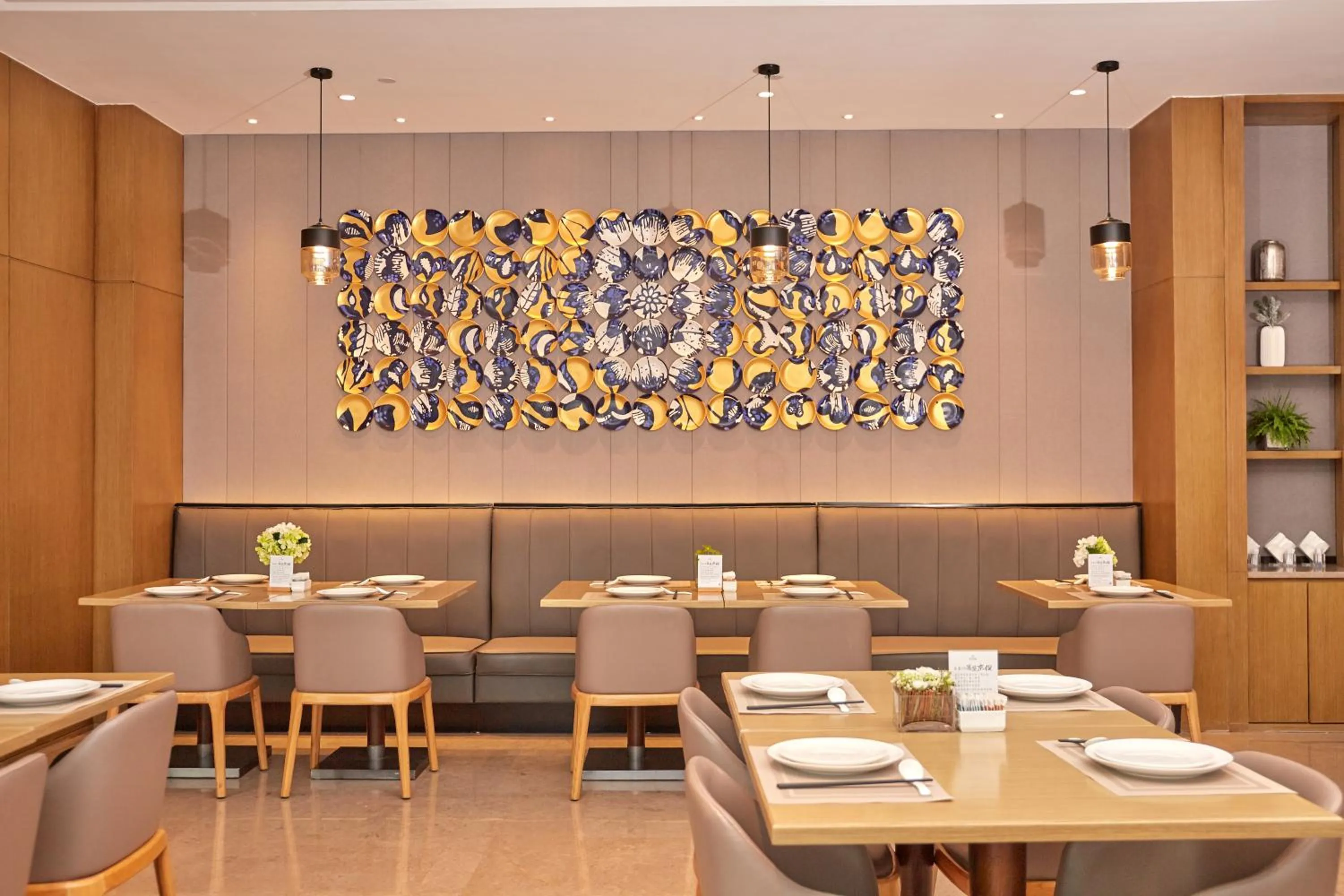 Restaurant/places to eat in Zenith Hotel-Near Train Station & The Mixc