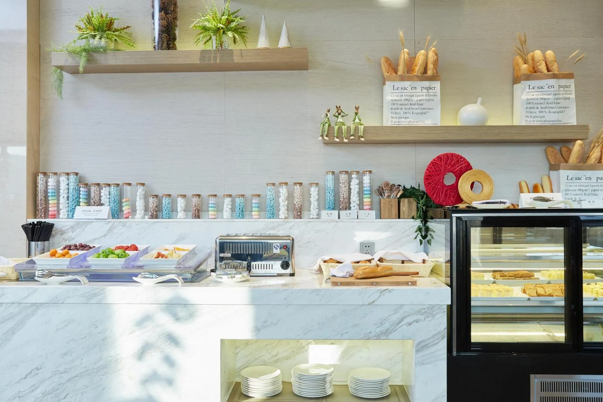 Restaurant/places to eat in Zenith Hotel-Near Train Station & The Mixc