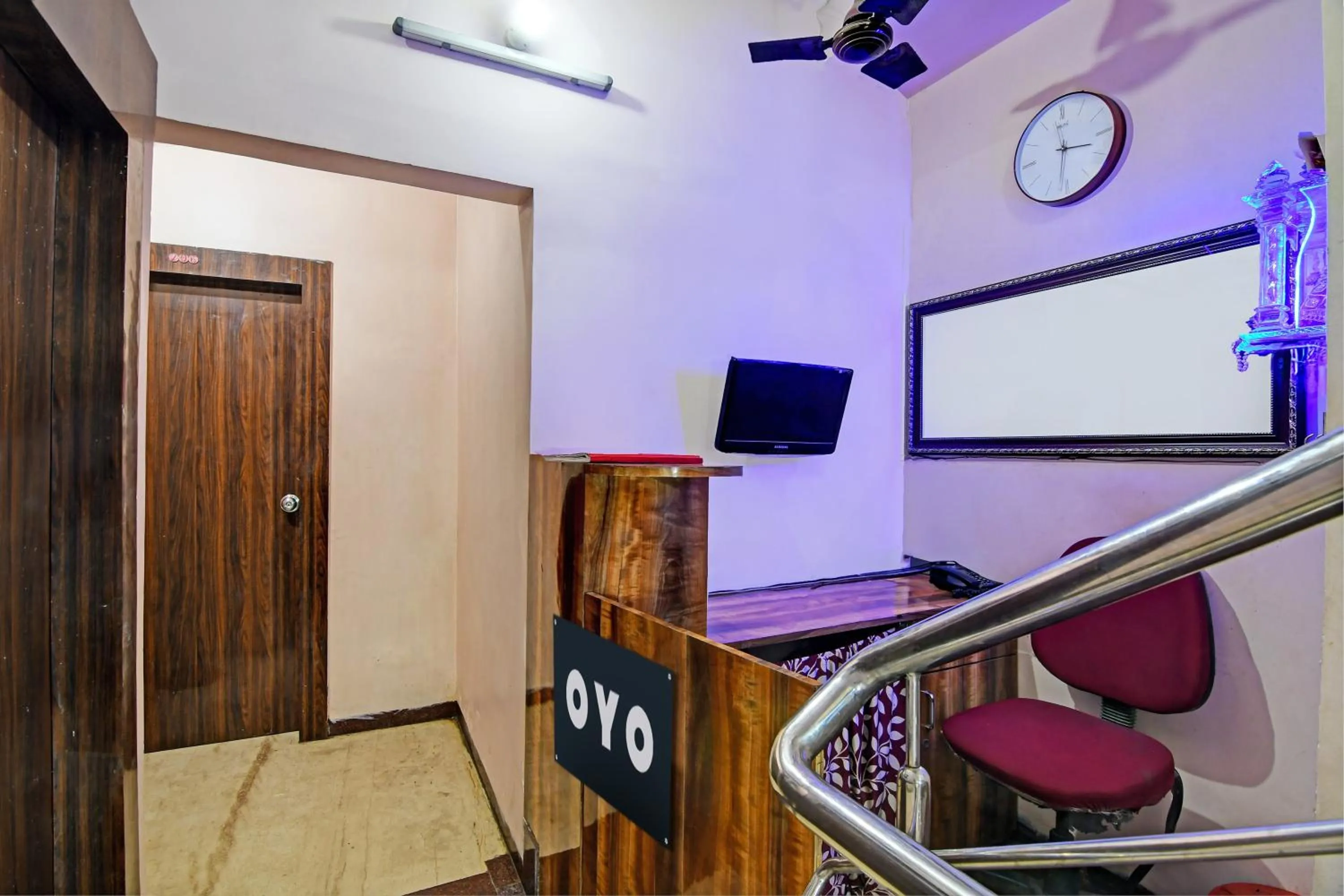 Hotel O Dash Living