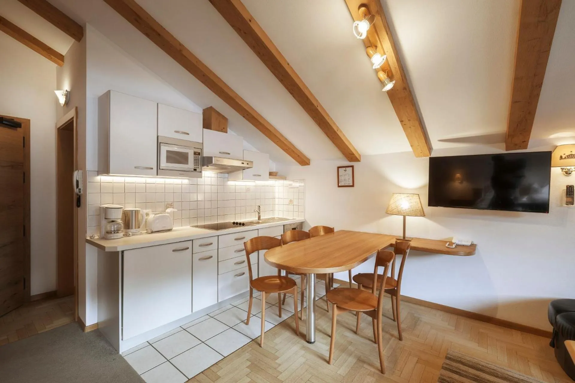 La Tambra - Residence - Central with Restaurant