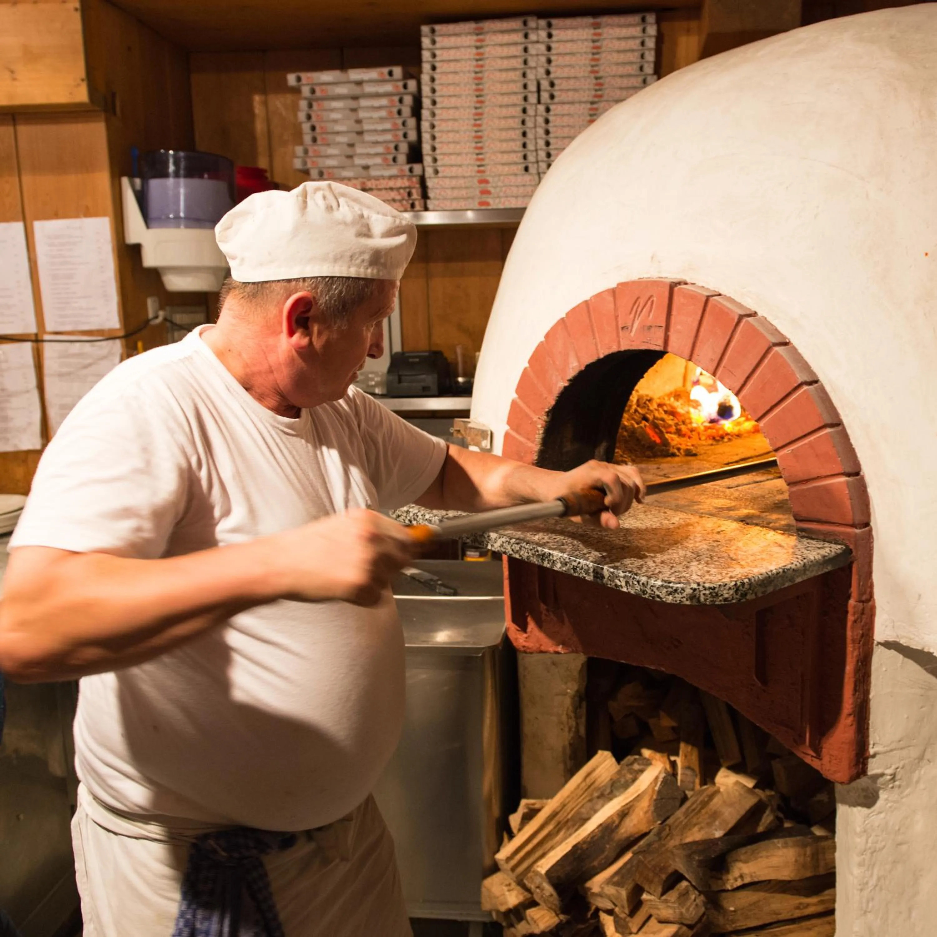 Food in La Tambra - Residence - Central with Restaurant