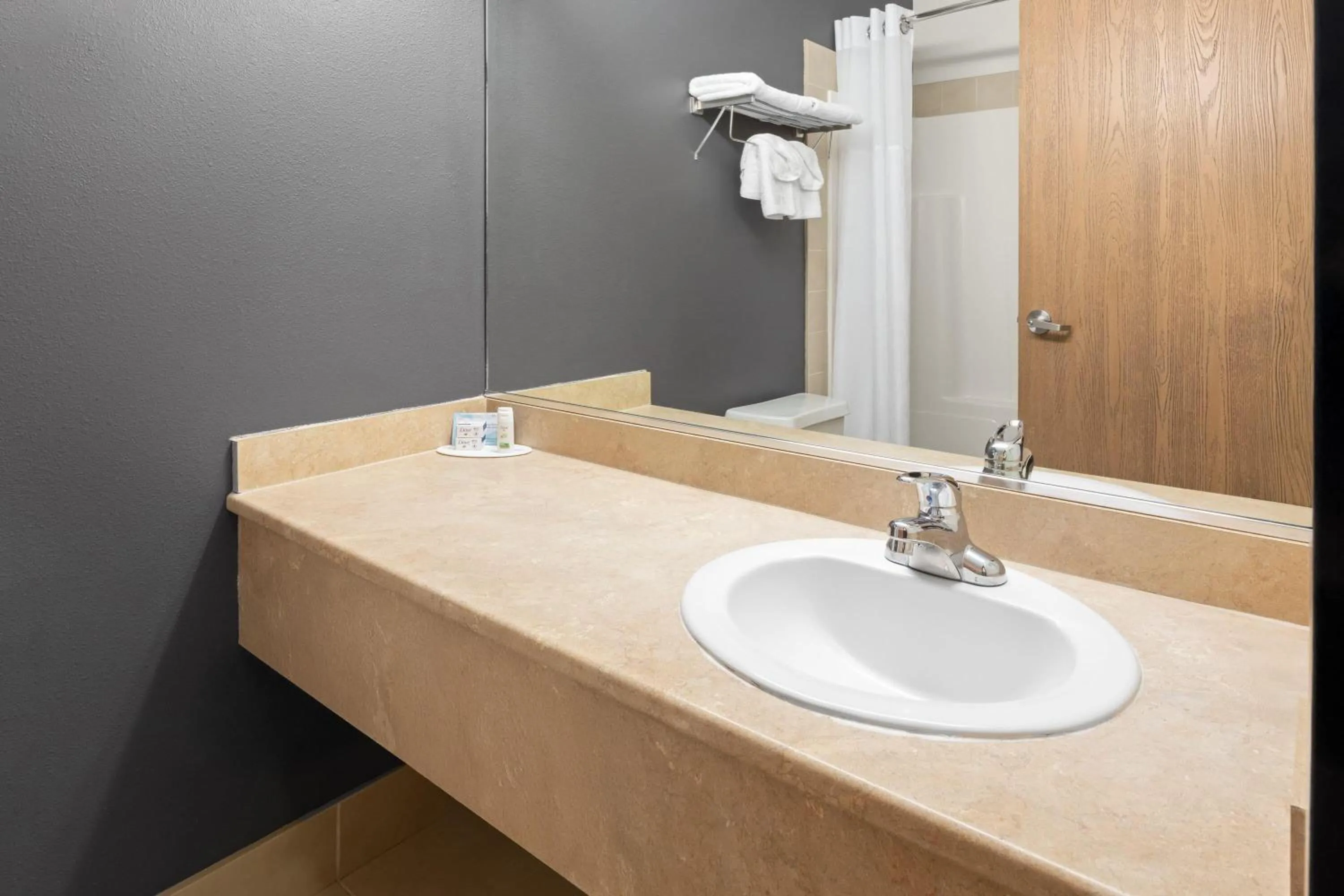 Bathroom in Super 8 by Wyndham Trois-Rivieres