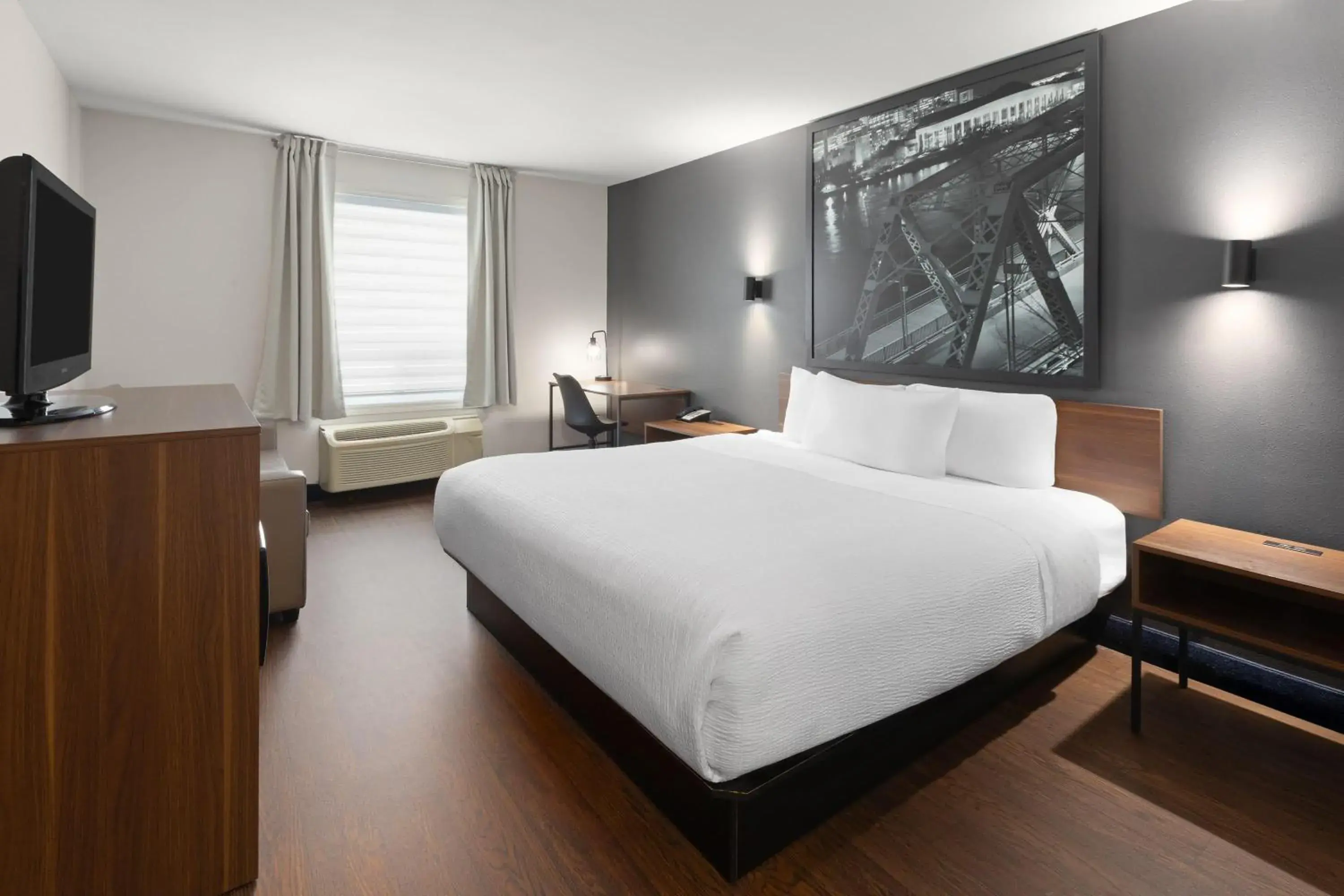 Photo of the whole room, Bed in Super 8 by Wyndham Trois-Rivieres Photo of the whole room, Bed in Super 8 by Wyndham Trois-Rivieres