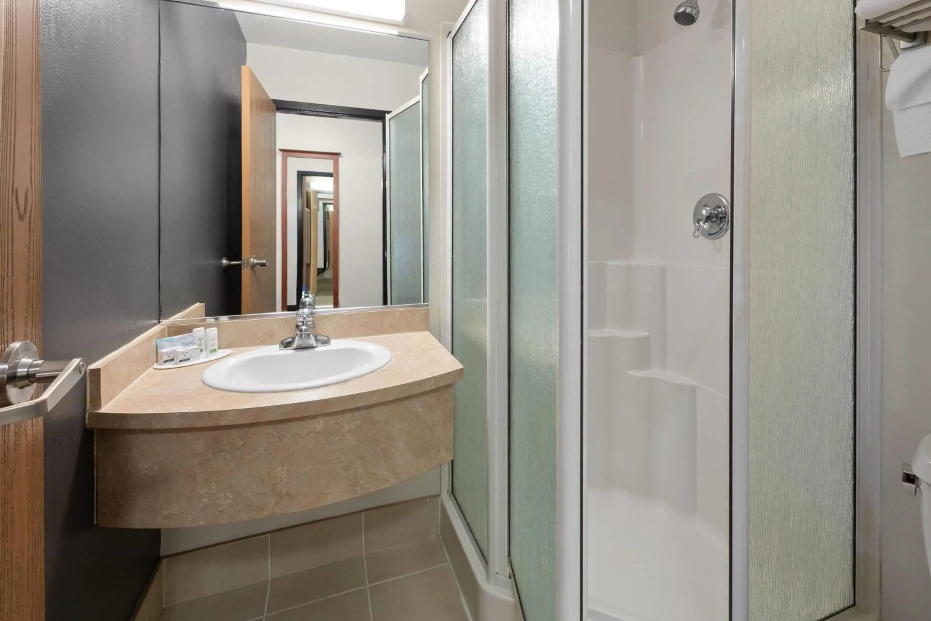 Bathroom in Super 8 by Wyndham Trois-Rivieres