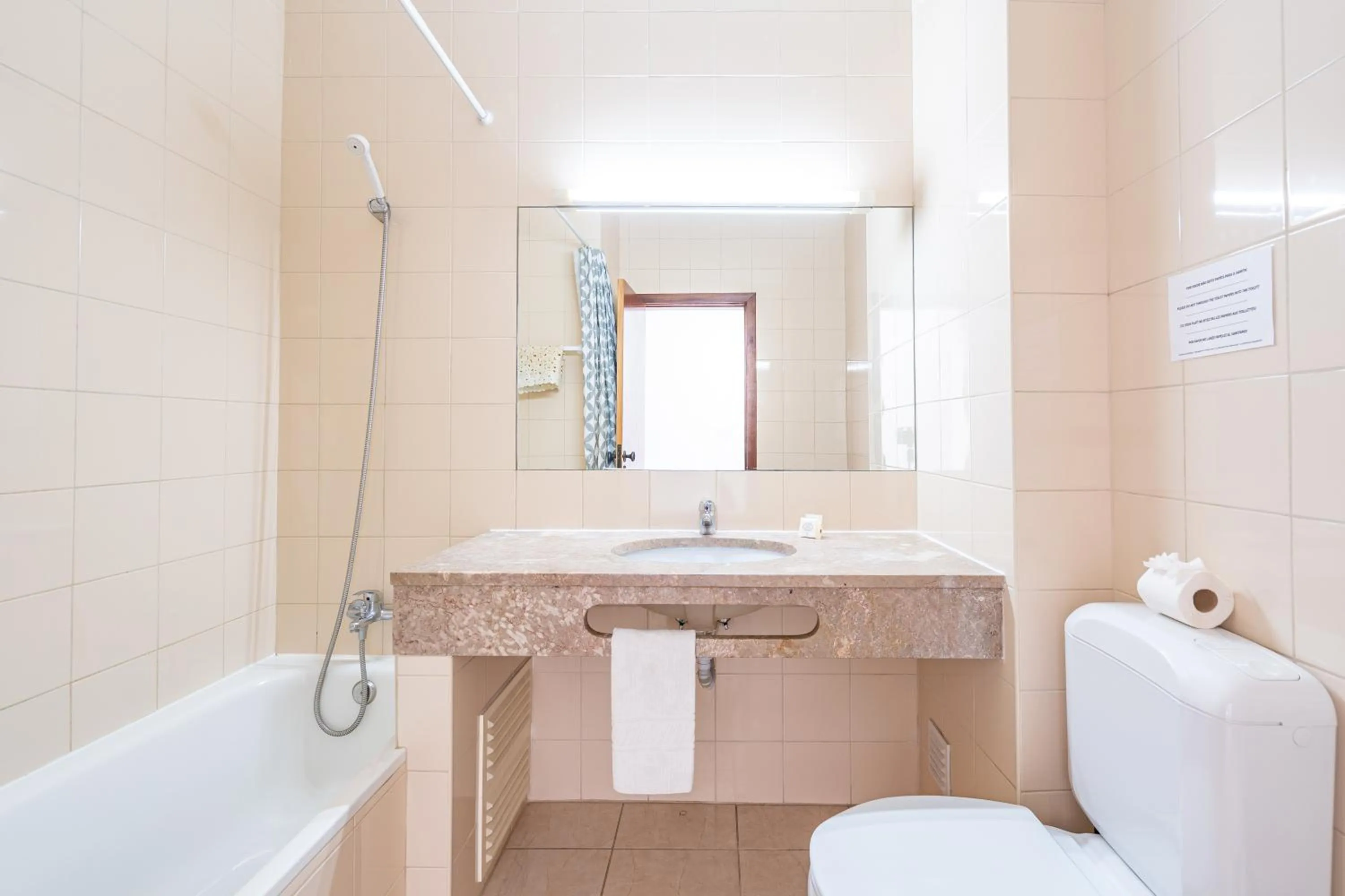 Bathroom in Eirasol by Umbral