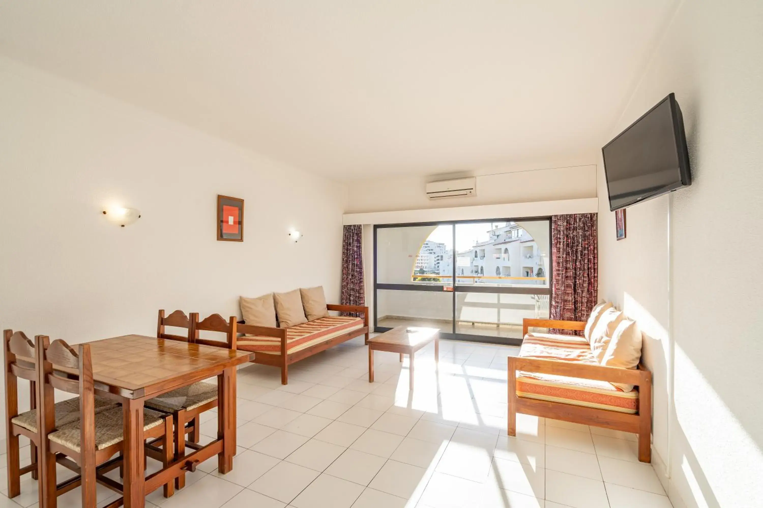 Two-Bedroom Apartment in Eirasol by Umbral Two-Bedroom Apartment in Eirasol by Umbral