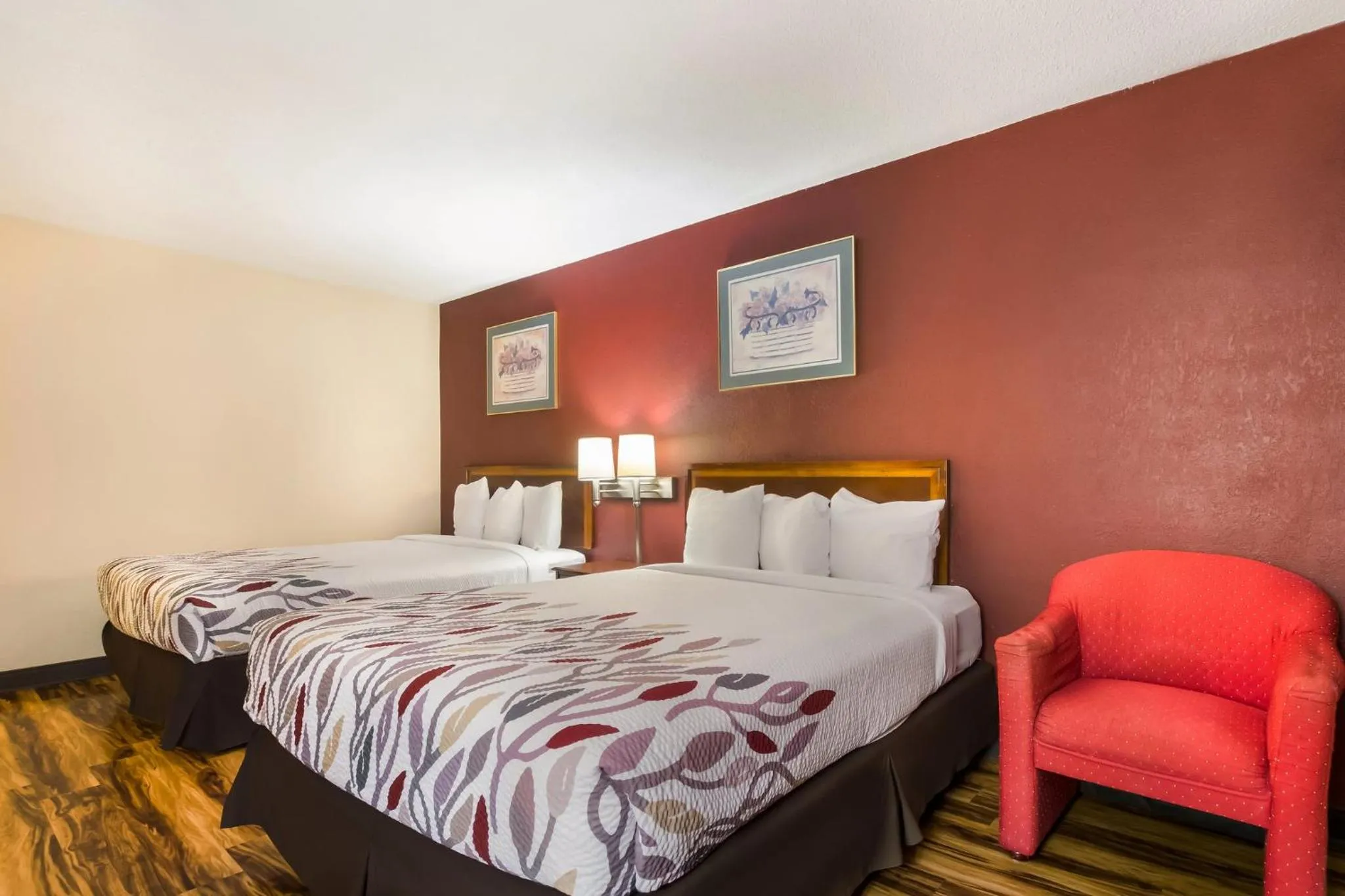 Photo of the whole room, Bed in Red Roof Inn Winchester - Lexington East