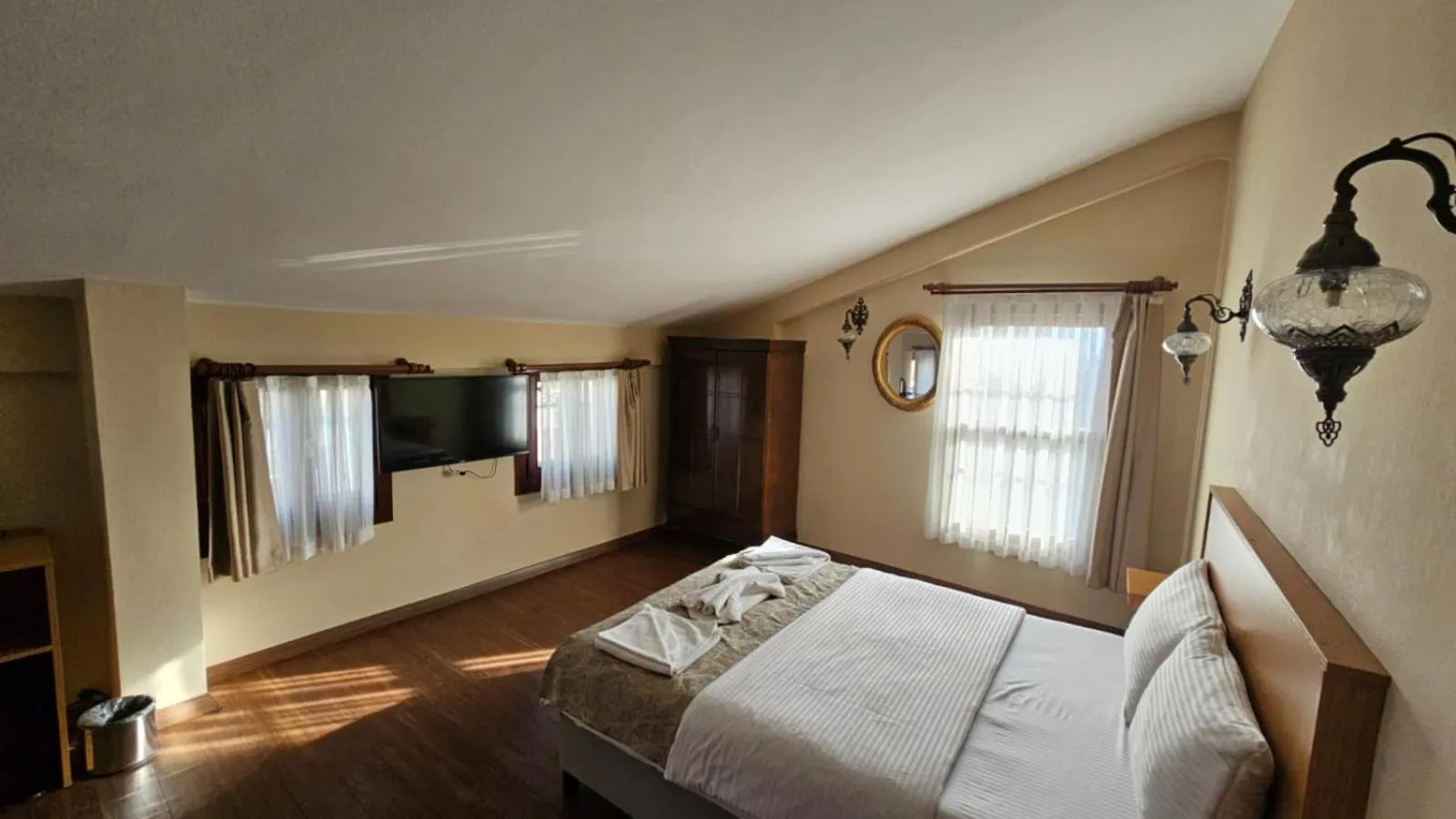 Bed in Ottoman Elegance Hotel