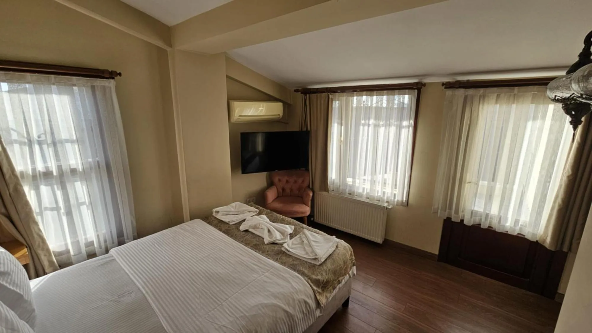 Bed in Ottoman Elegance Hotel