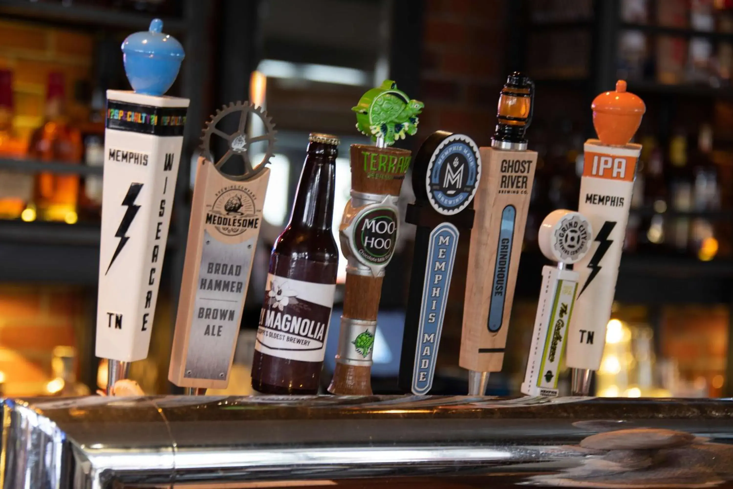 Lounge or bar in DoubleTree by Hilton Memphis Downtown Lounge or bar in DoubleTree by Hilton Memphis Downtown