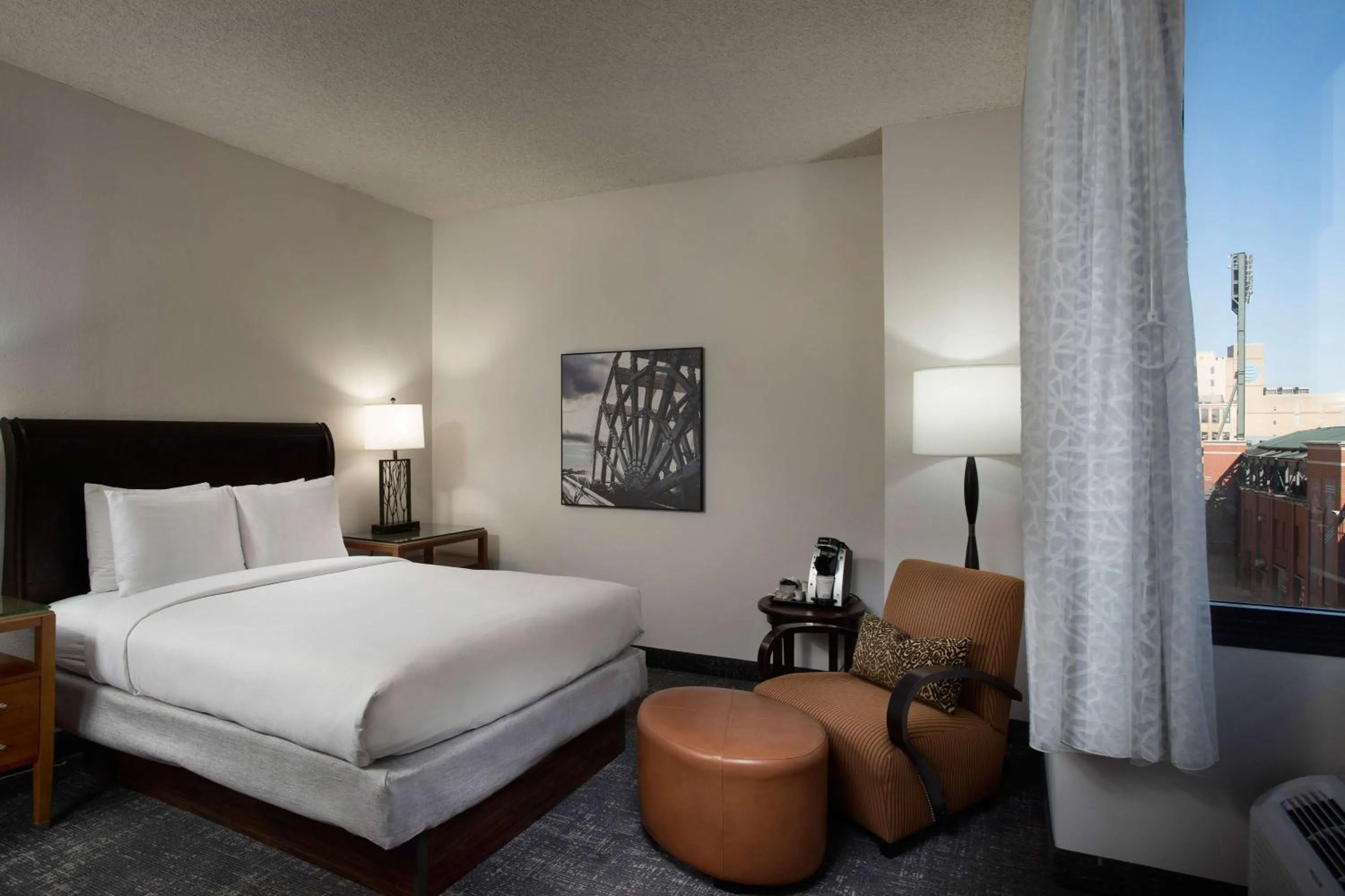 Living room in DoubleTree by Hilton Memphis Downtown