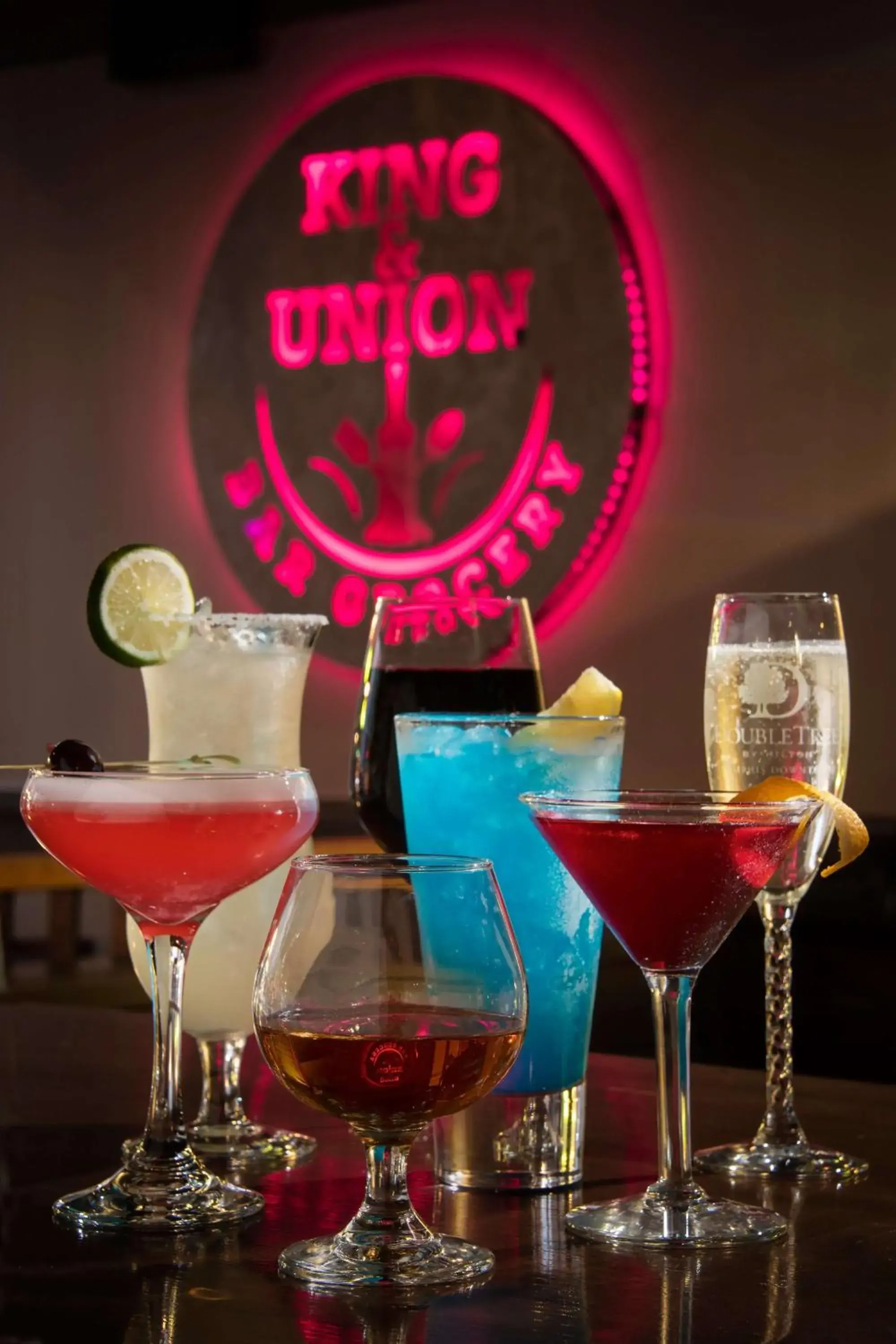 Lounge or bar in DoubleTree by Hilton Memphis Downtown Lounge or bar in DoubleTree by Hilton Memphis Downtown