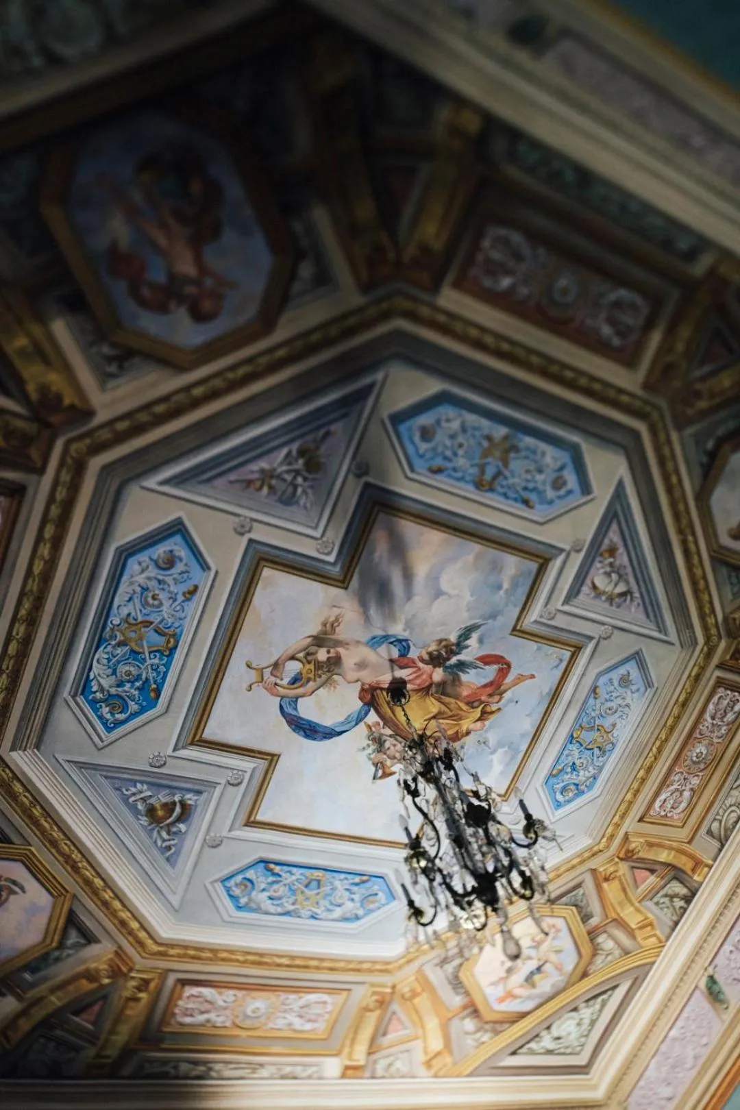 Communal lounge/ TV room in Villa Moris bed and breakfast