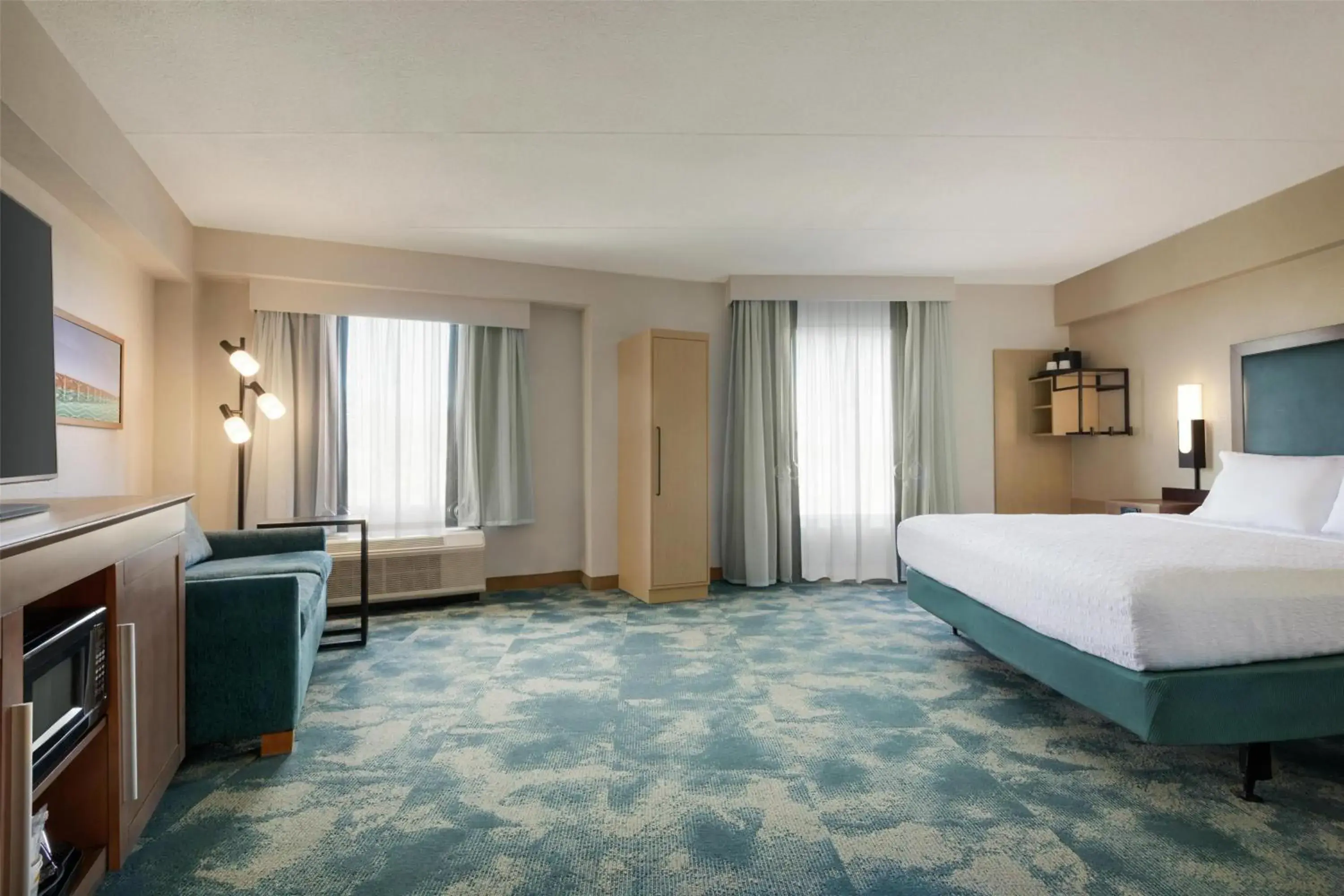 Bed in Hampton Inn Lancaster Bed in Hampton Inn Lancaster