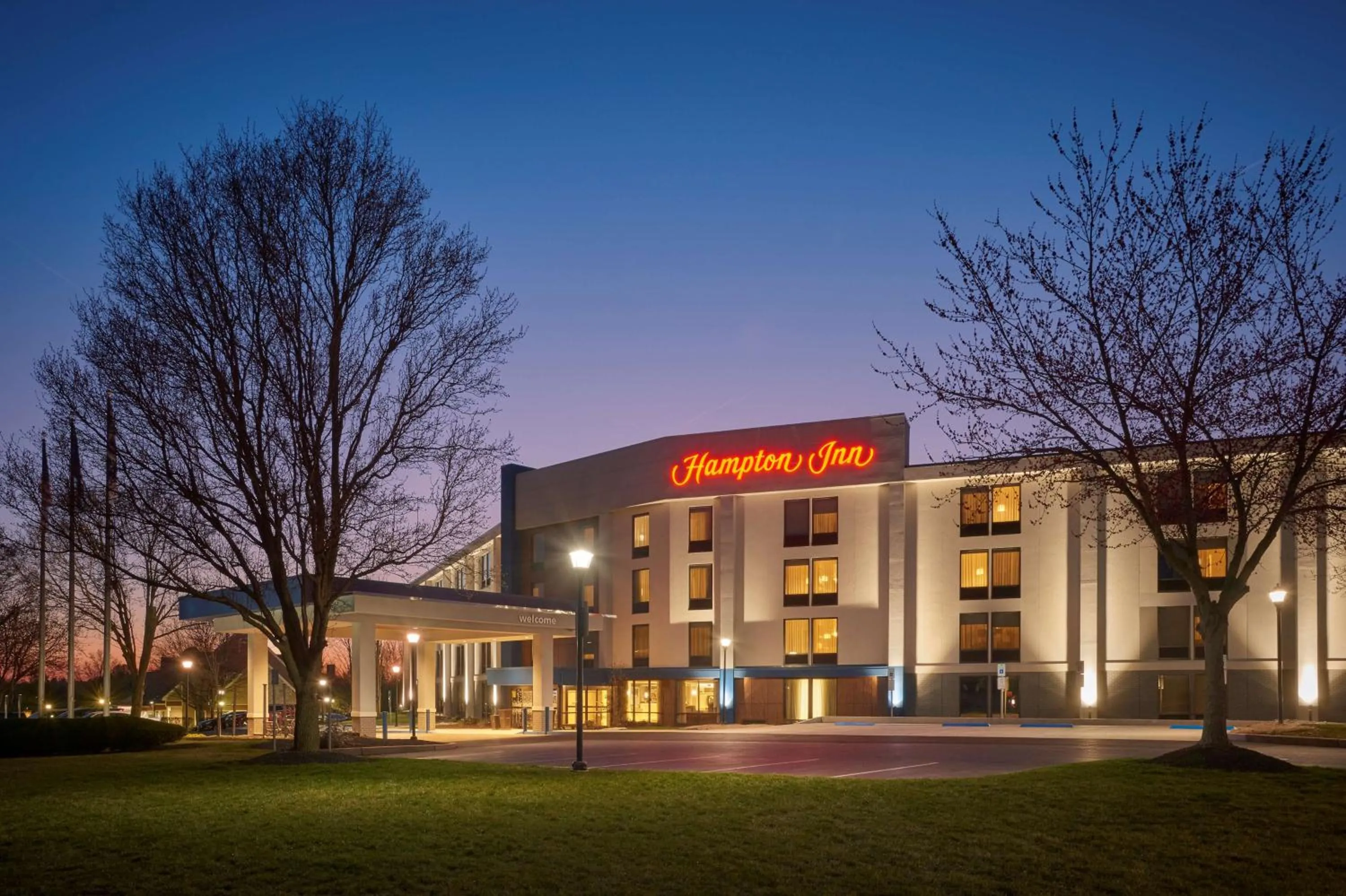 Property building in Hampton Inn Lancaster