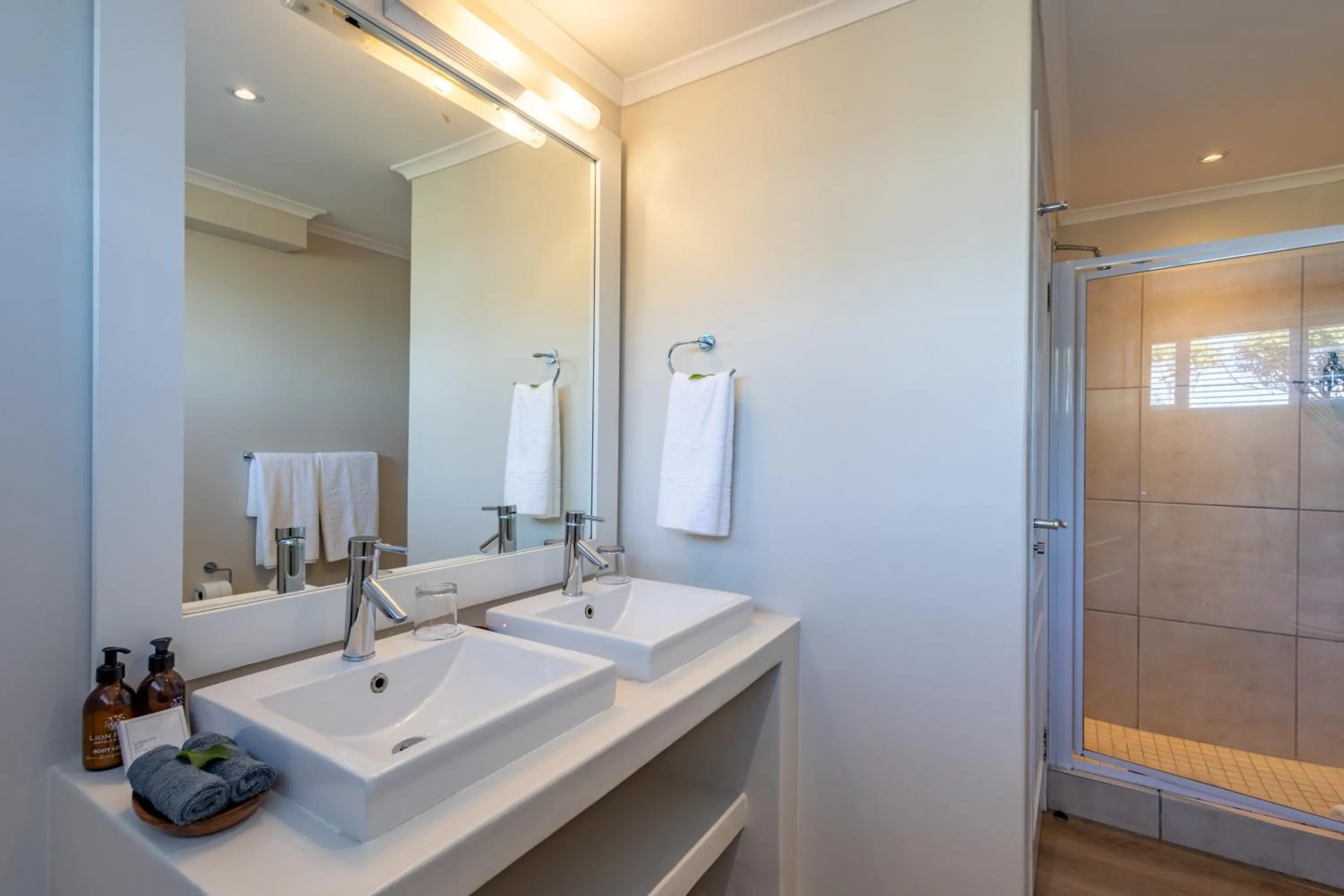 Bathroom in The Robberg Beach Lodge - Lion Roars Hotels & Lodges