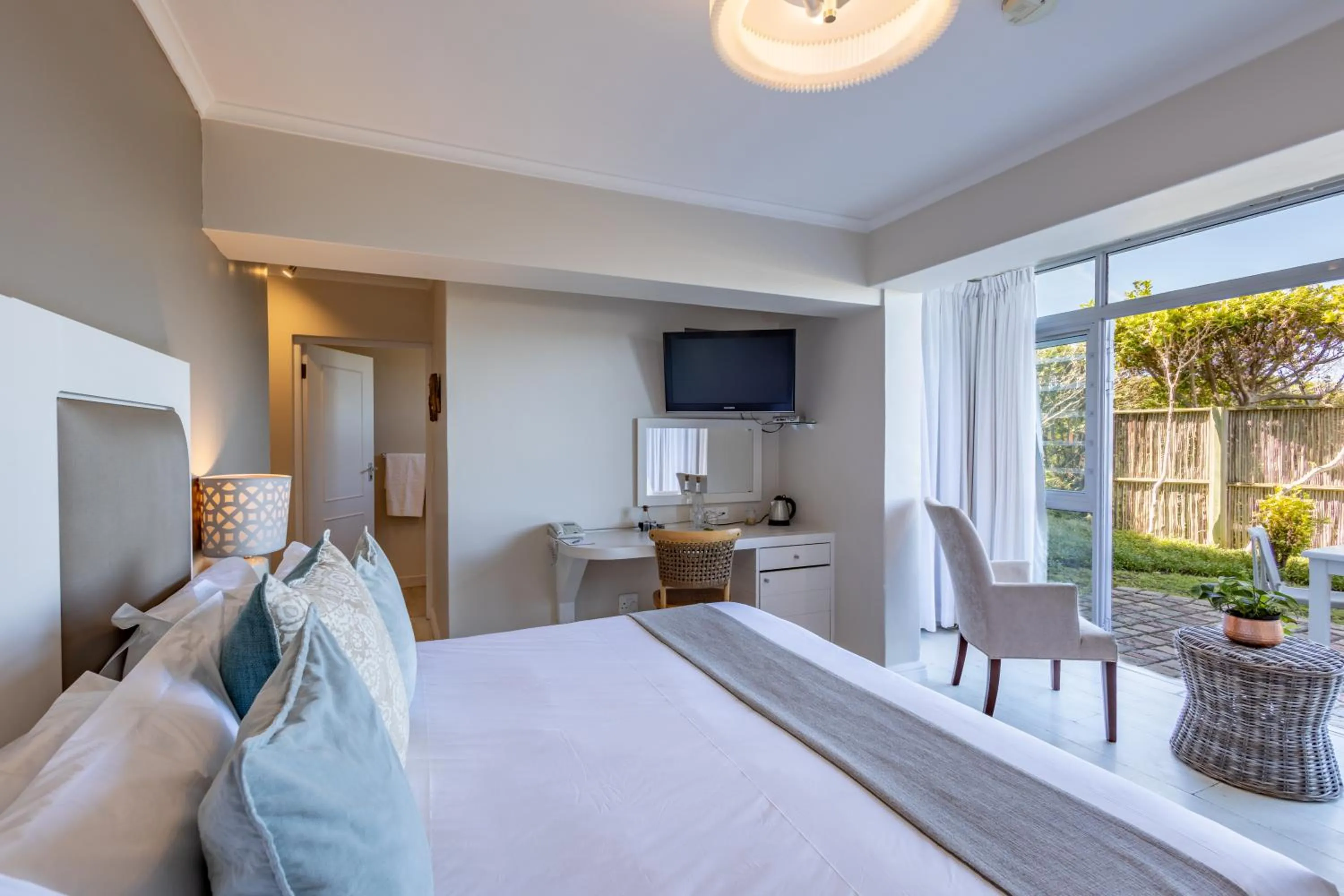 View (from property/room), Bed in The Robberg Beach Lodge - Lion Roars Hotels & Lodges