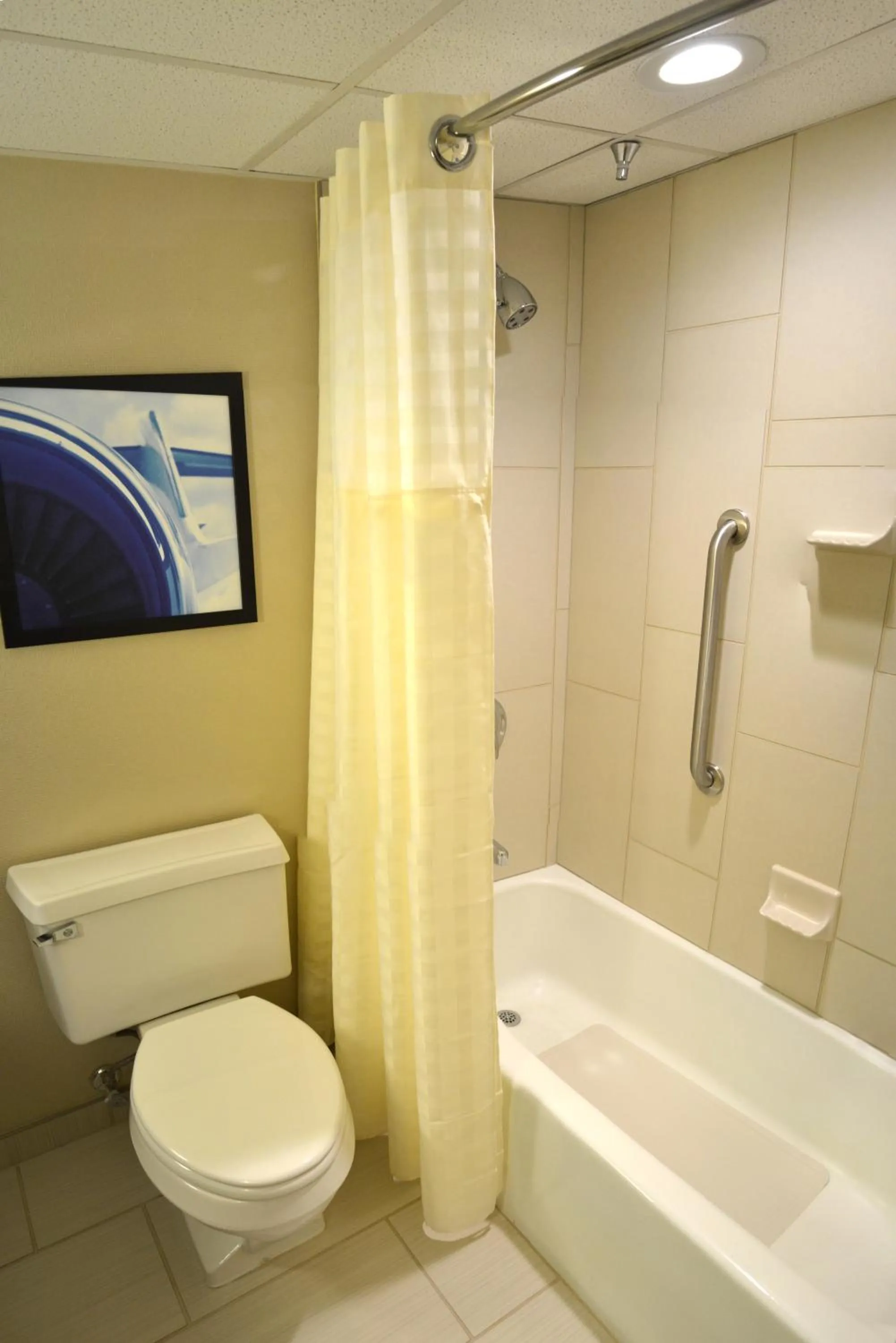 Bathroom in DoubleTree by Hilton Hotel Houston Hobby Airport