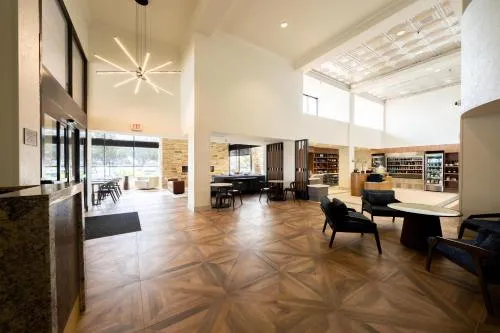 DoubleTree by Hilton Hotel Houston Hobby Airport