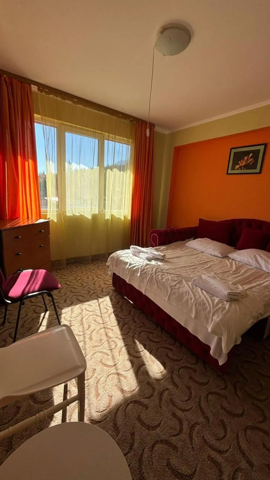 Toilet, Bed in Hotel Iri