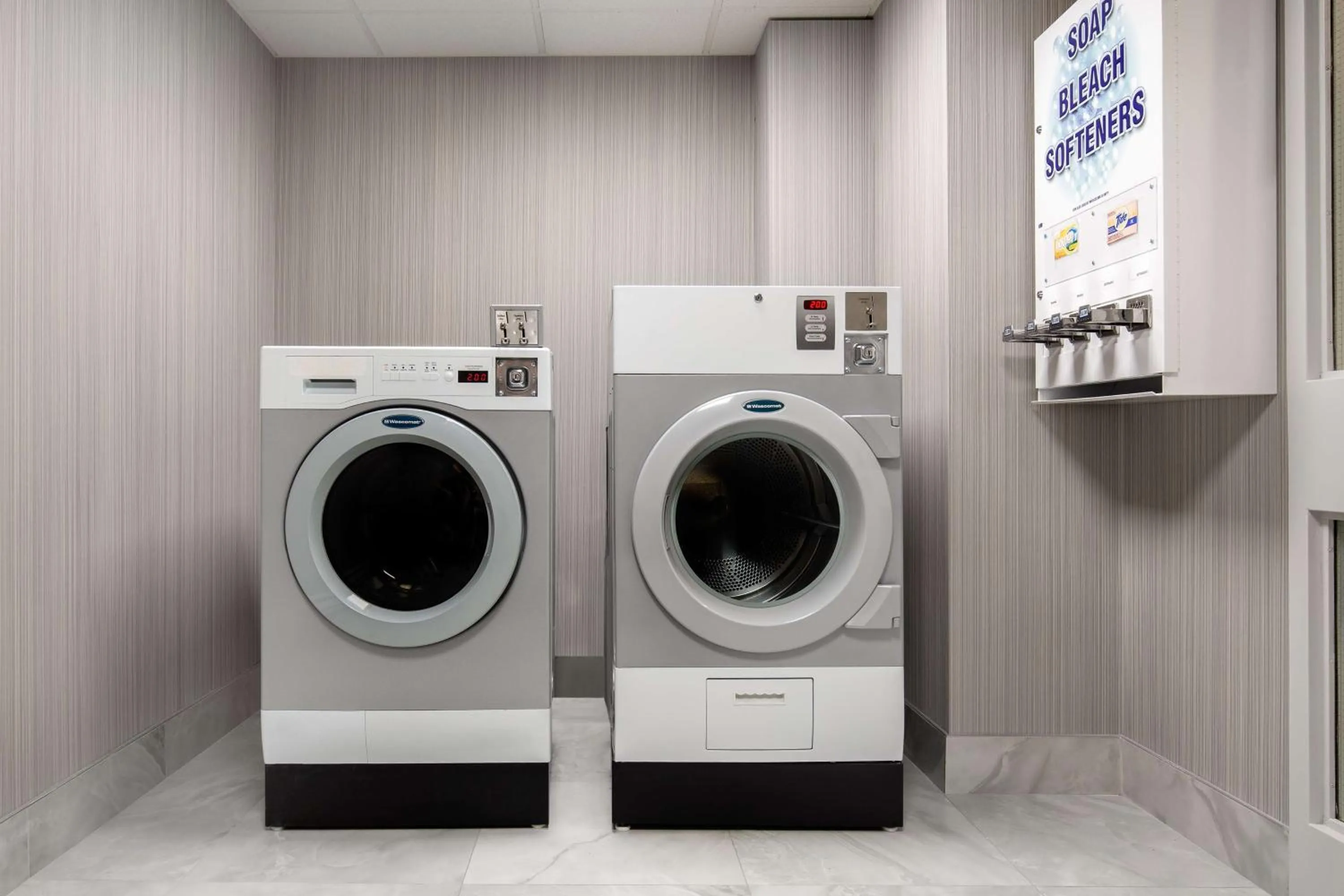 washing machine in Hampton Inn by Hilton Brampton - Toronto