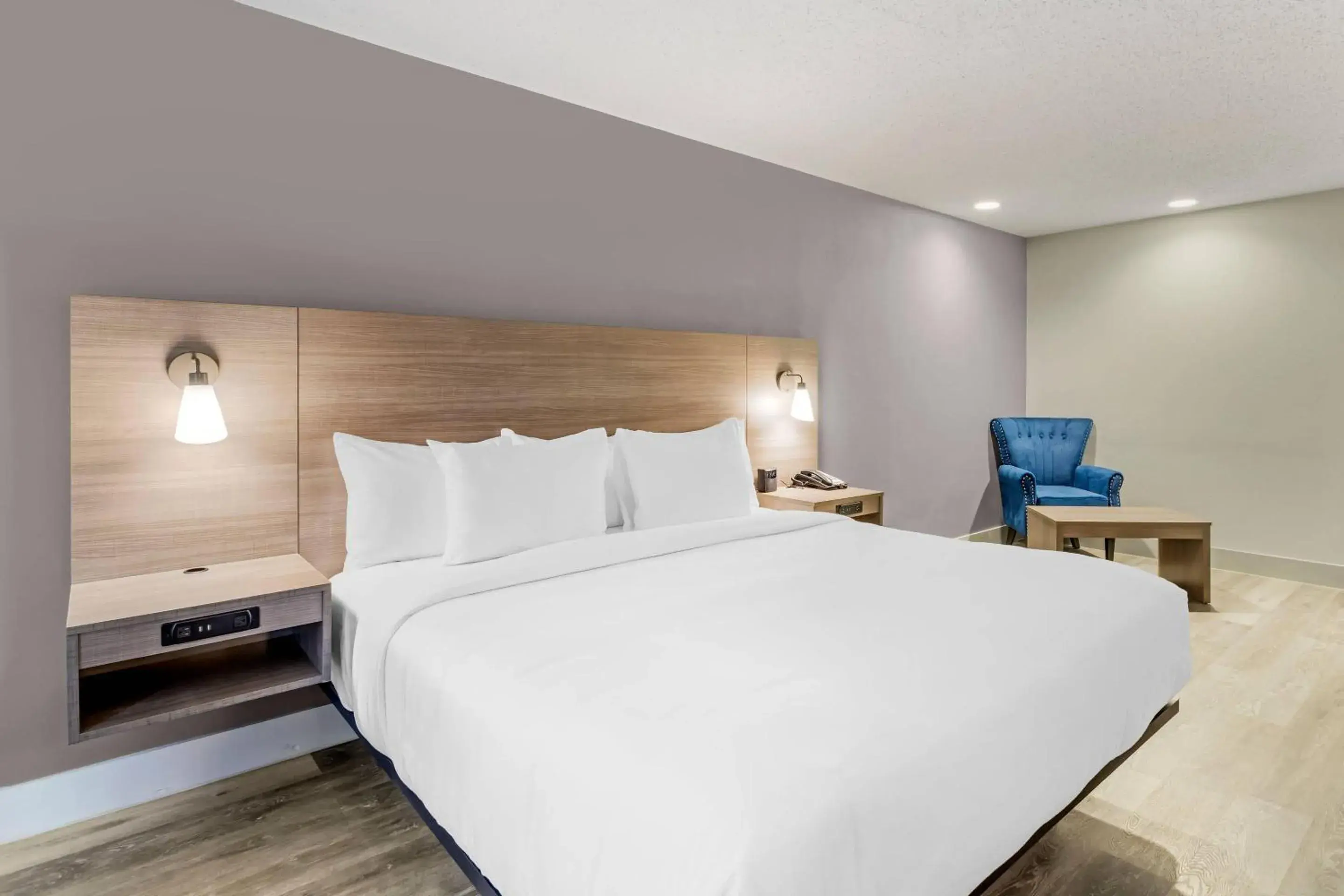 Bedroom, Bed in The Angler Hotel Livingston, an Ascend Collection Hotel Bedroom, Bed in The Angler Hotel Livingston, an Ascend Collection Hotel