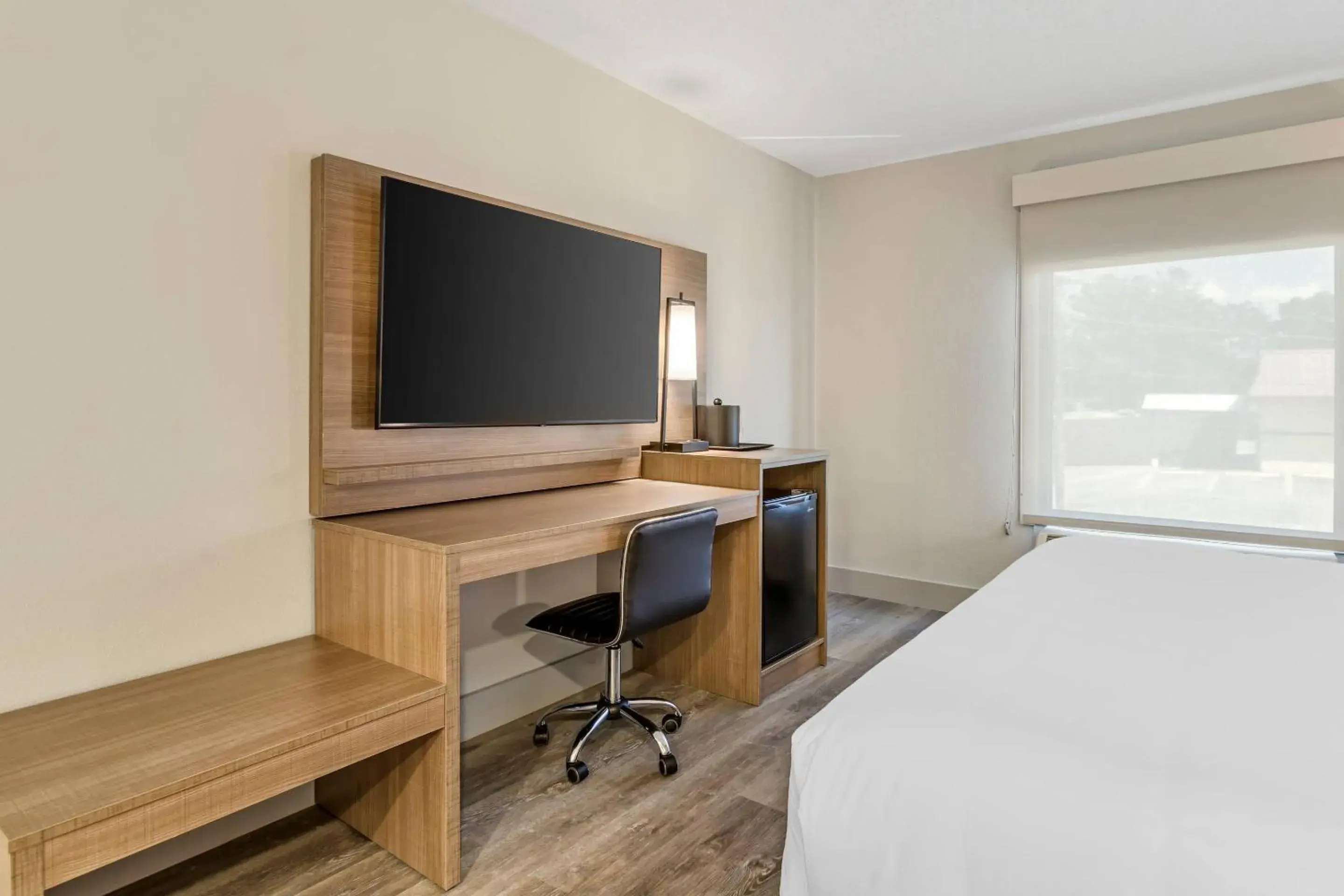 Bedroom, Bed in The Angler Hotel Livingston, an Ascend Collection Hotel Bedroom, Bed in The Angler Hotel Livingston, an Ascend Collection Hotel