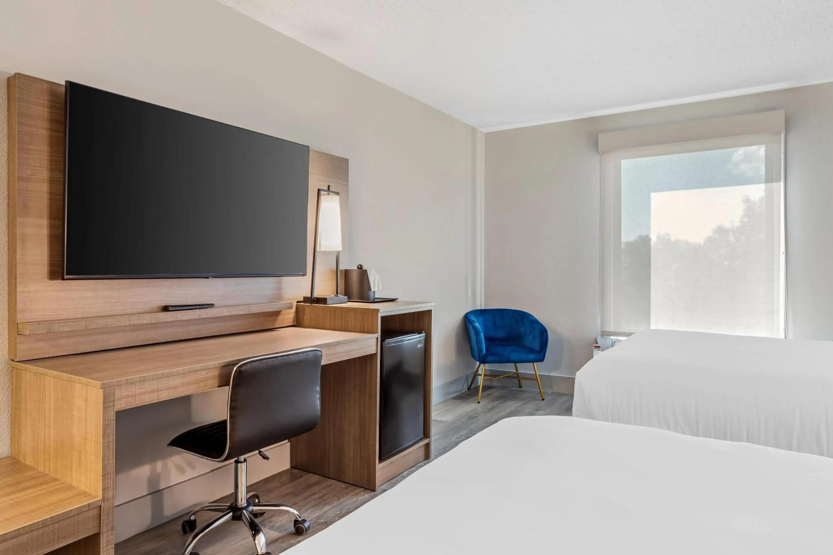 Bedroom, Bed in The Angler Hotel Livingston, an Ascend Collection Hotel