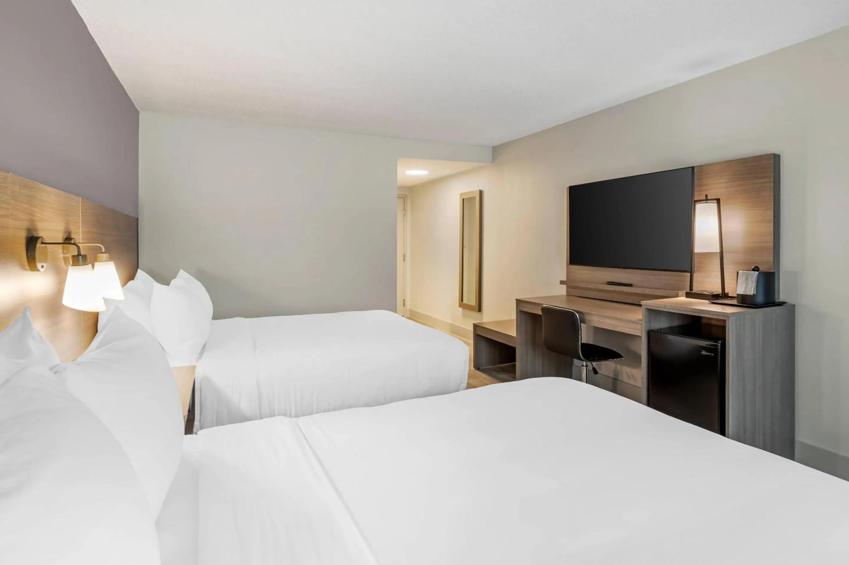 Bedroom, Bed in The Angler Hotel Livingston, an Ascend Collection Hotel