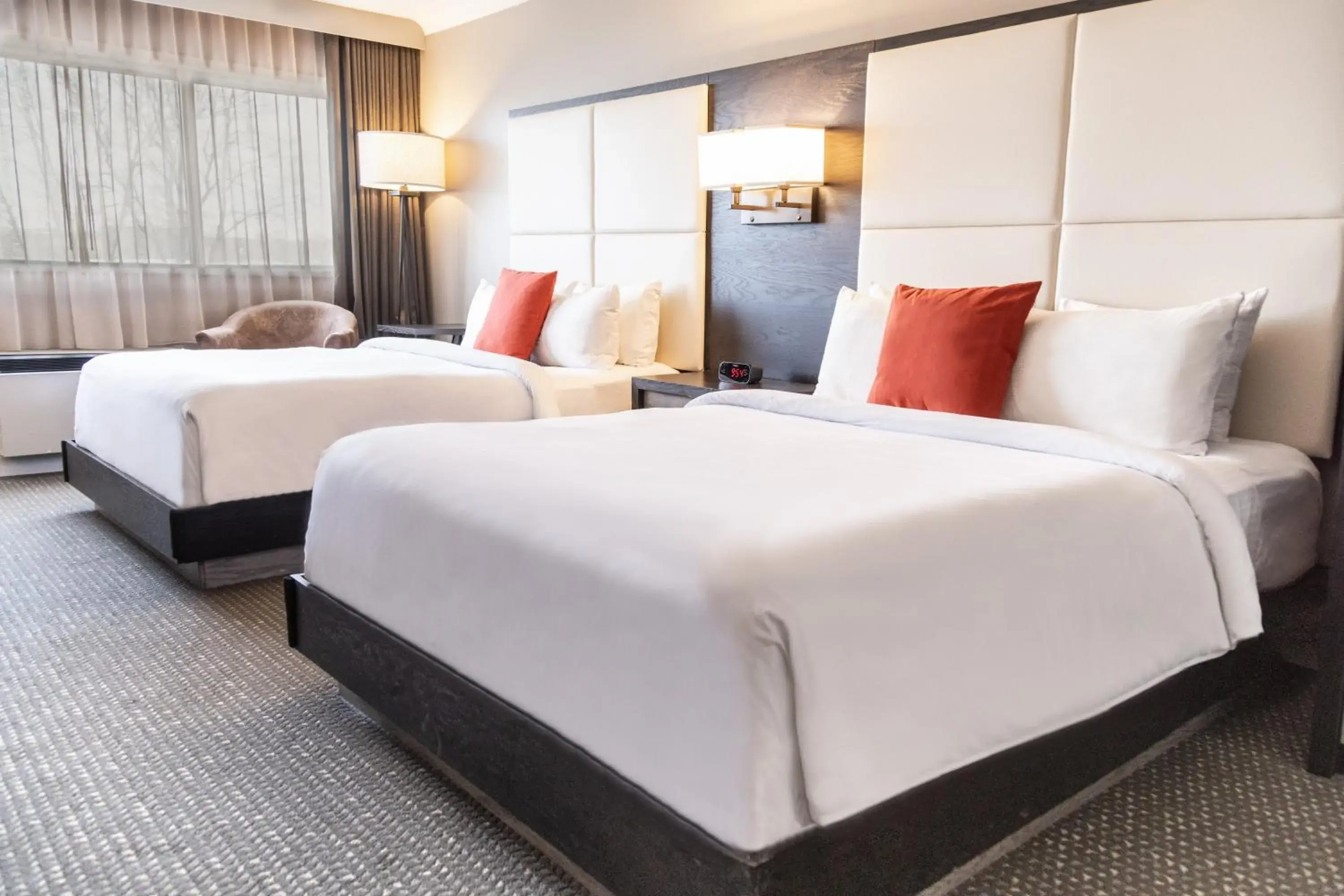 Standard Queen Room with River View in Crowne Plaza Fredericton Lord Beaverbrook by IHG Standard Queen Room with River View in Crowne Plaza Fredericton Lord Beaverbrook by IHG