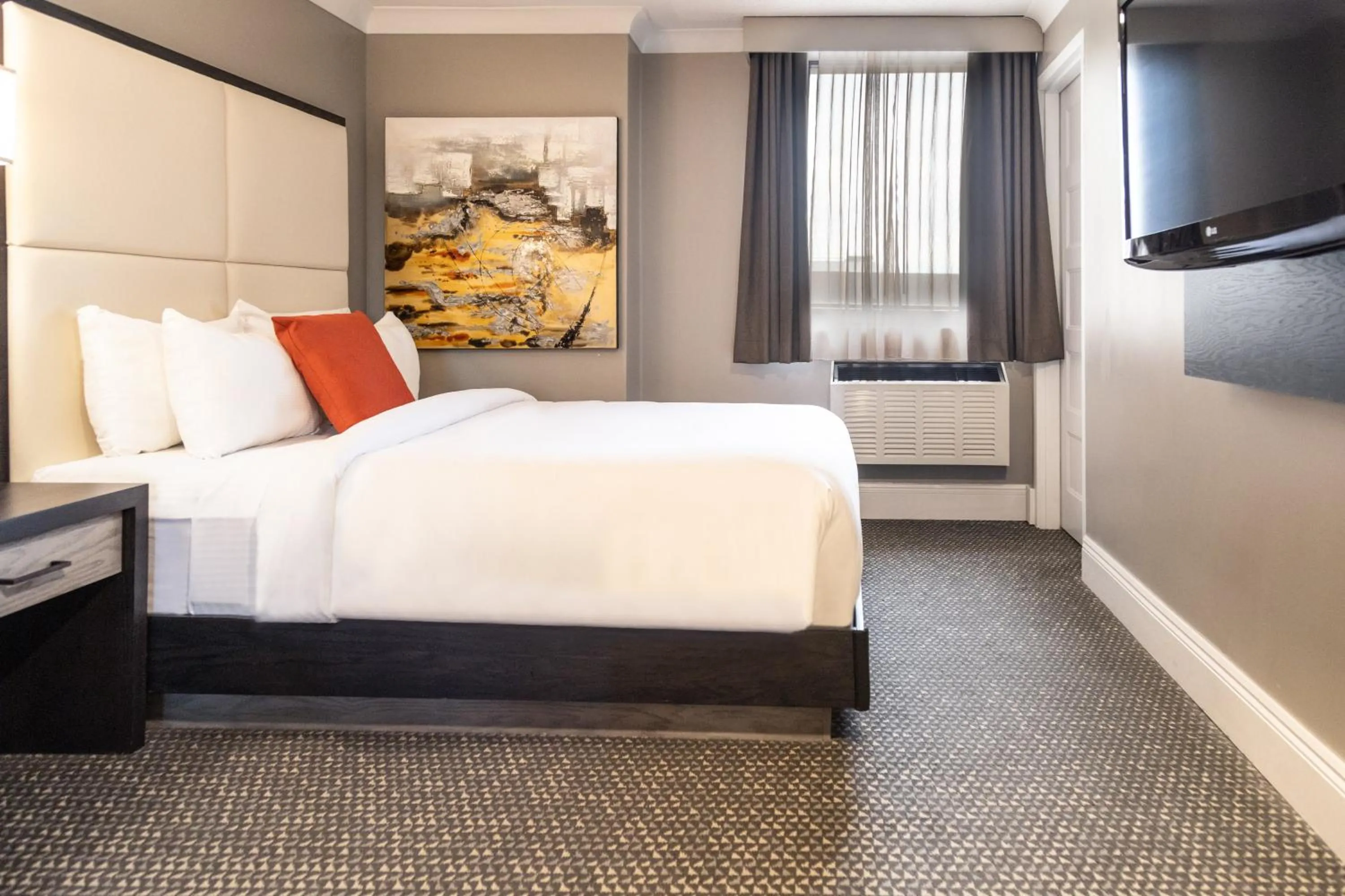 Photo of the whole room, Bed in Crowne Plaza Fredericton Lord Beaverbrook by IHG