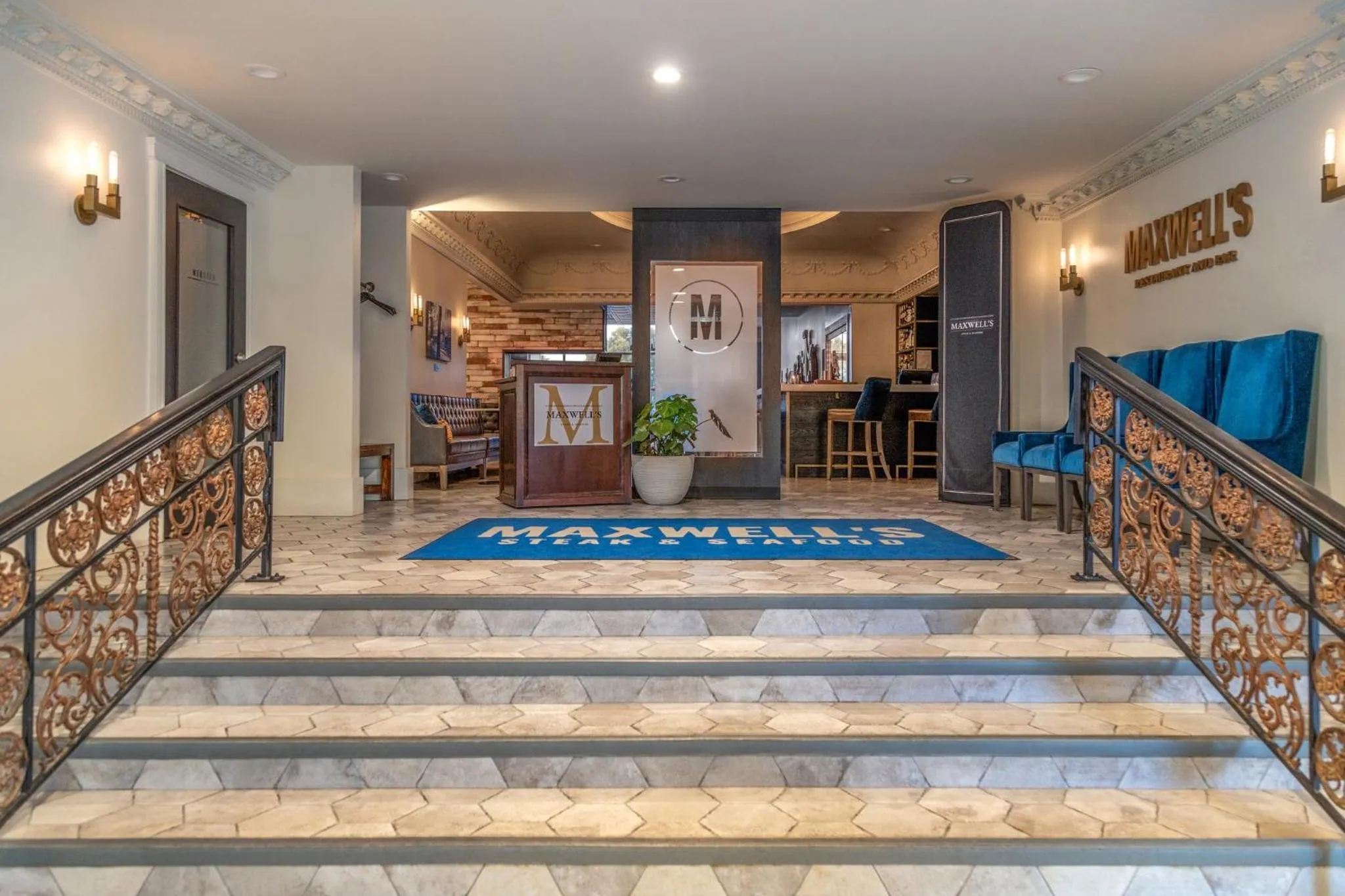 Restaurant/places to eat in Crowne Plaza Fredericton Lord Beaverbrook by IHG