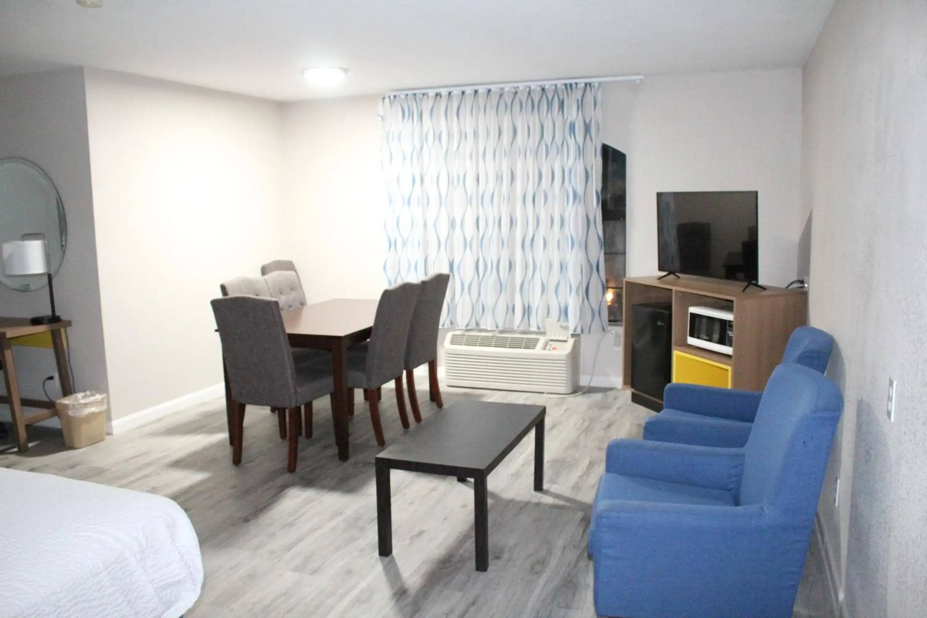 Seating area, Bed in Days Inn by Wyndham Willcox Seating area, Bed in Days Inn by Wyndham Willcox