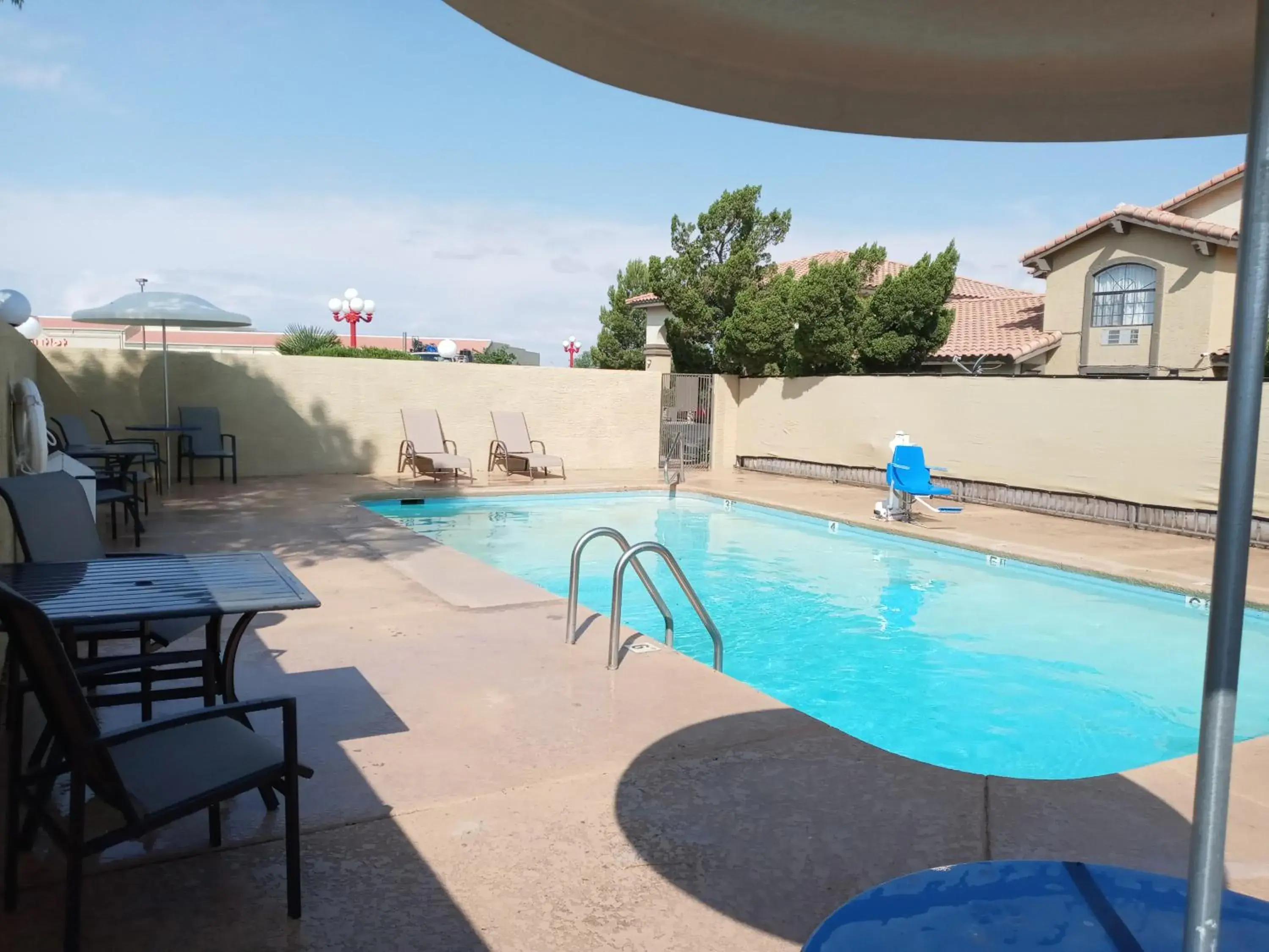 Swimming pool in Days Inn by Wyndham Willcox Swimming pool in Days Inn by Wyndham Willcox