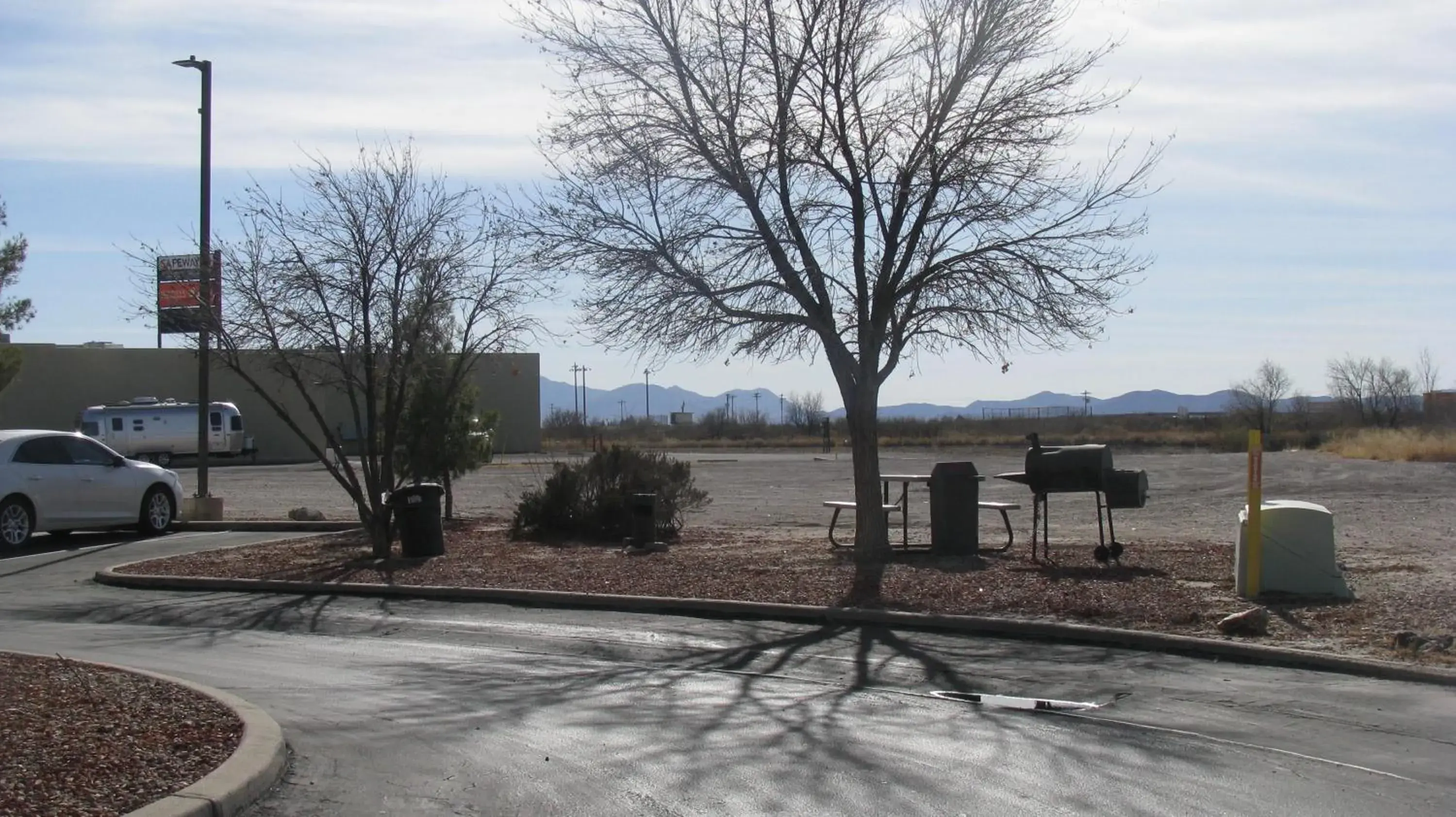 BBQ facilities in Days Inn by Wyndham Willcox BBQ facilities in Days Inn by Wyndham Willcox