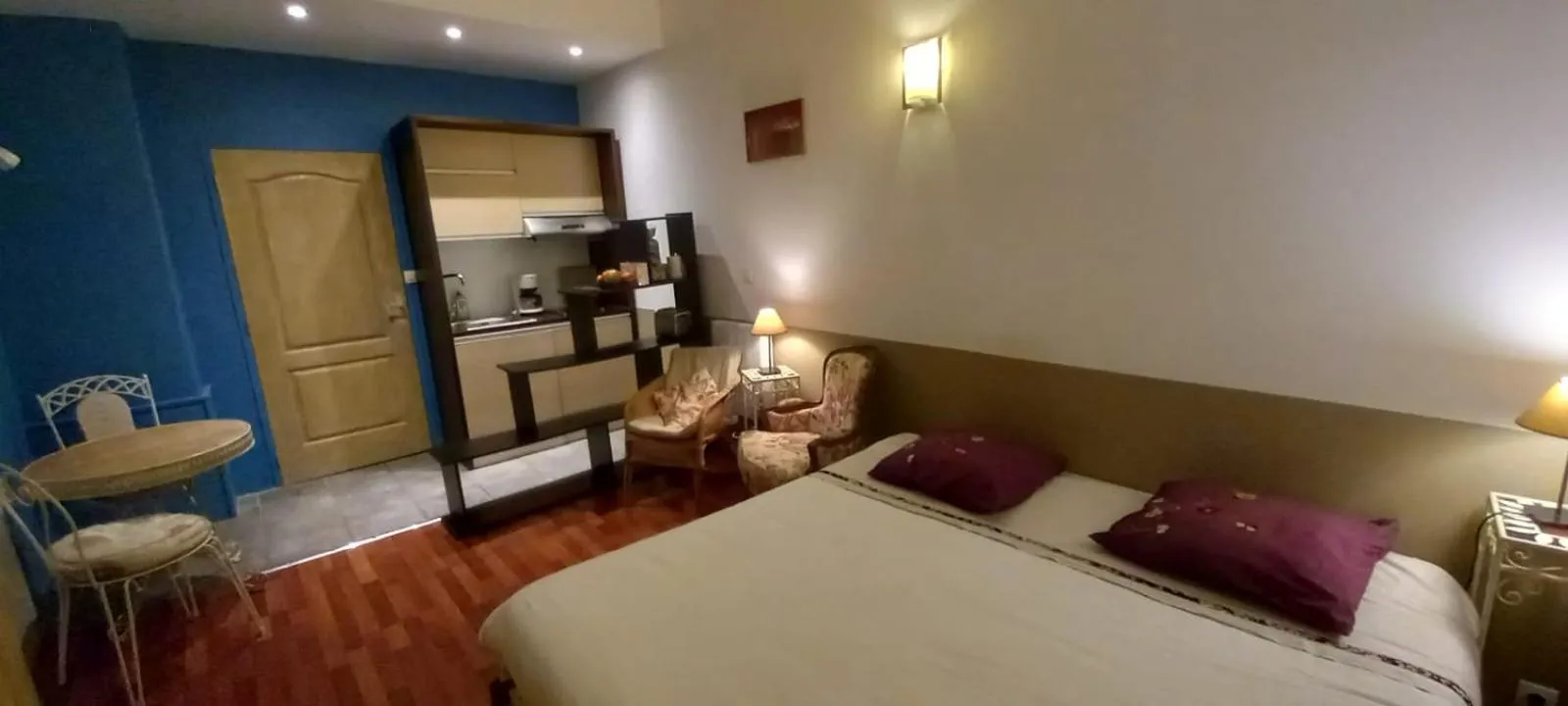 Bed in Autan des Couleurs