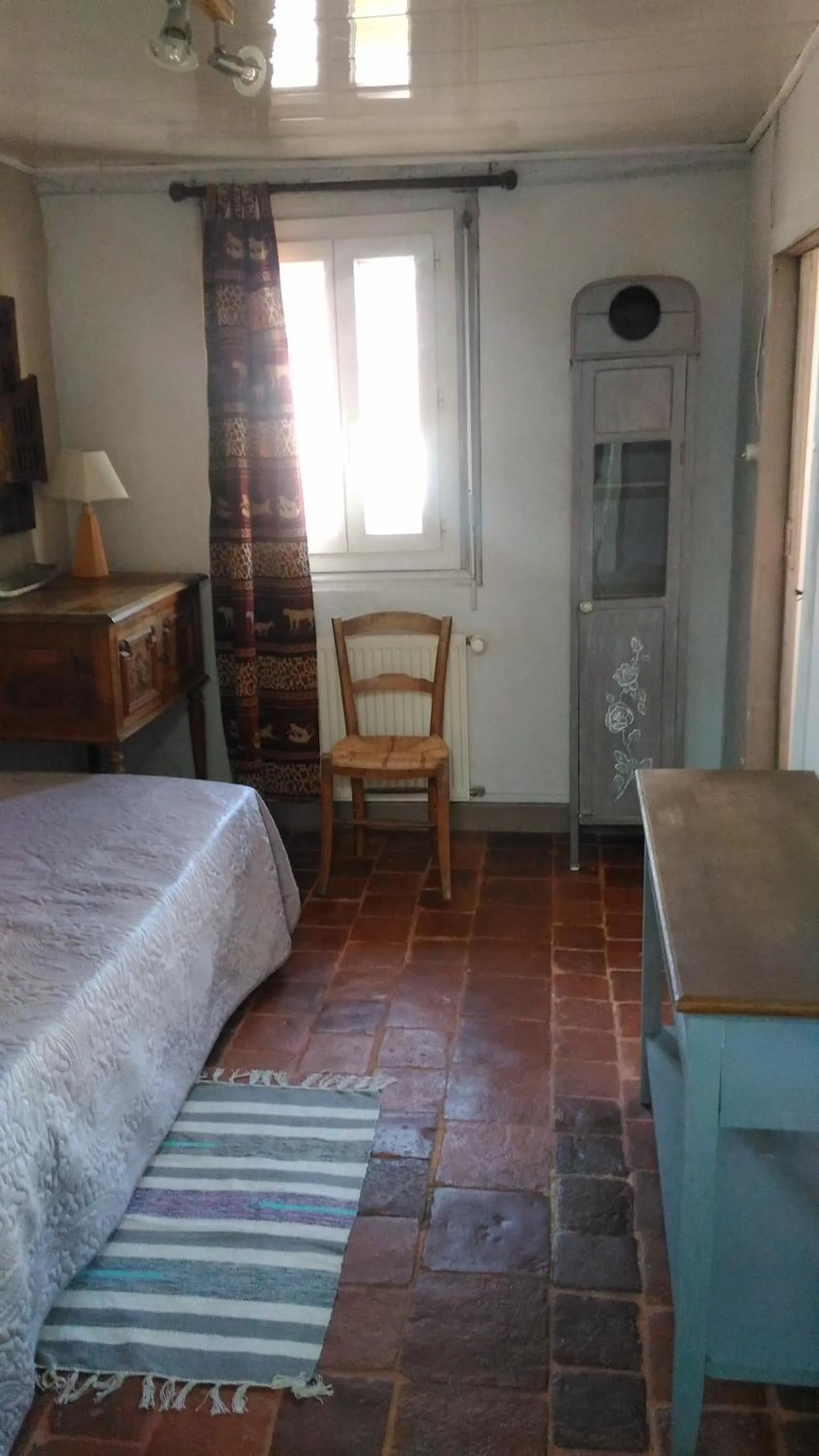 Bed in Autan des Couleurs